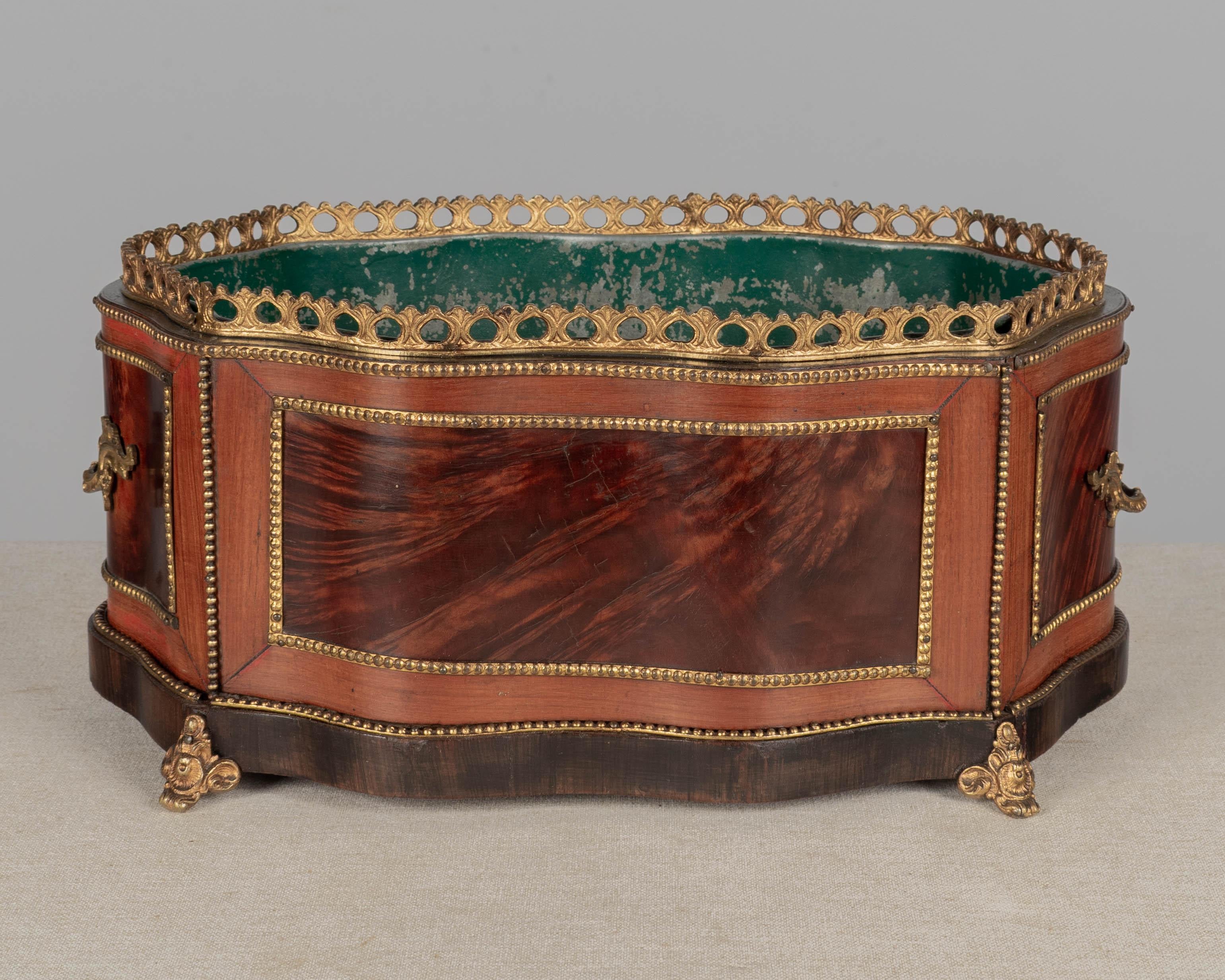 XIX secolo 19th Century French Napoleon III Jardinière or Planter in vendita