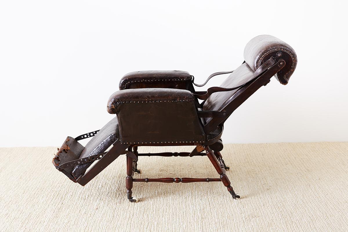 19th Century French Napoleon III Leather Reclining Armchair For Sale 6