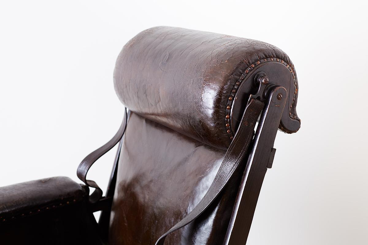 Fauteuil inclinable en cuir français Napoléon III du 19ème siècle en vente 1
