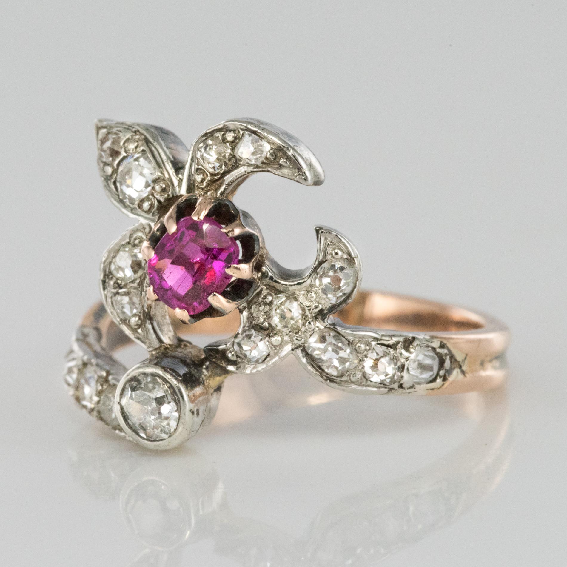 19th Century French Napoleon III Lily Flower Shape Ruby Diamond Rose Gold Ring In Good Condition In Poitiers, FR