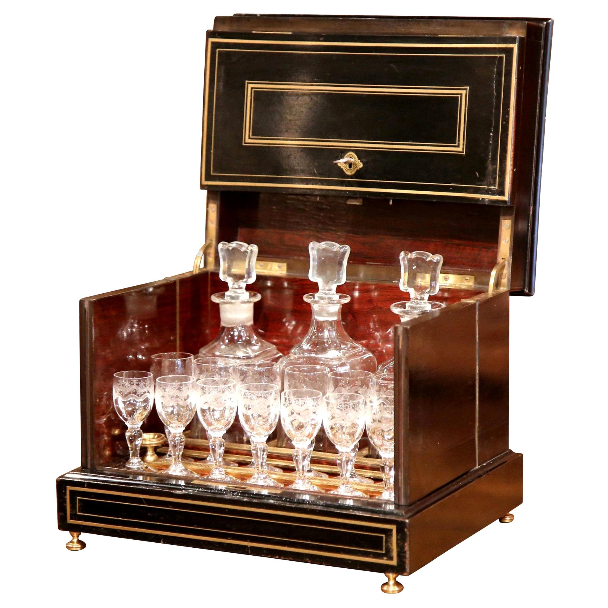 Boîte à liqueur française du 19ème siècle de style Napoléon III en acajou et bronze incrusté