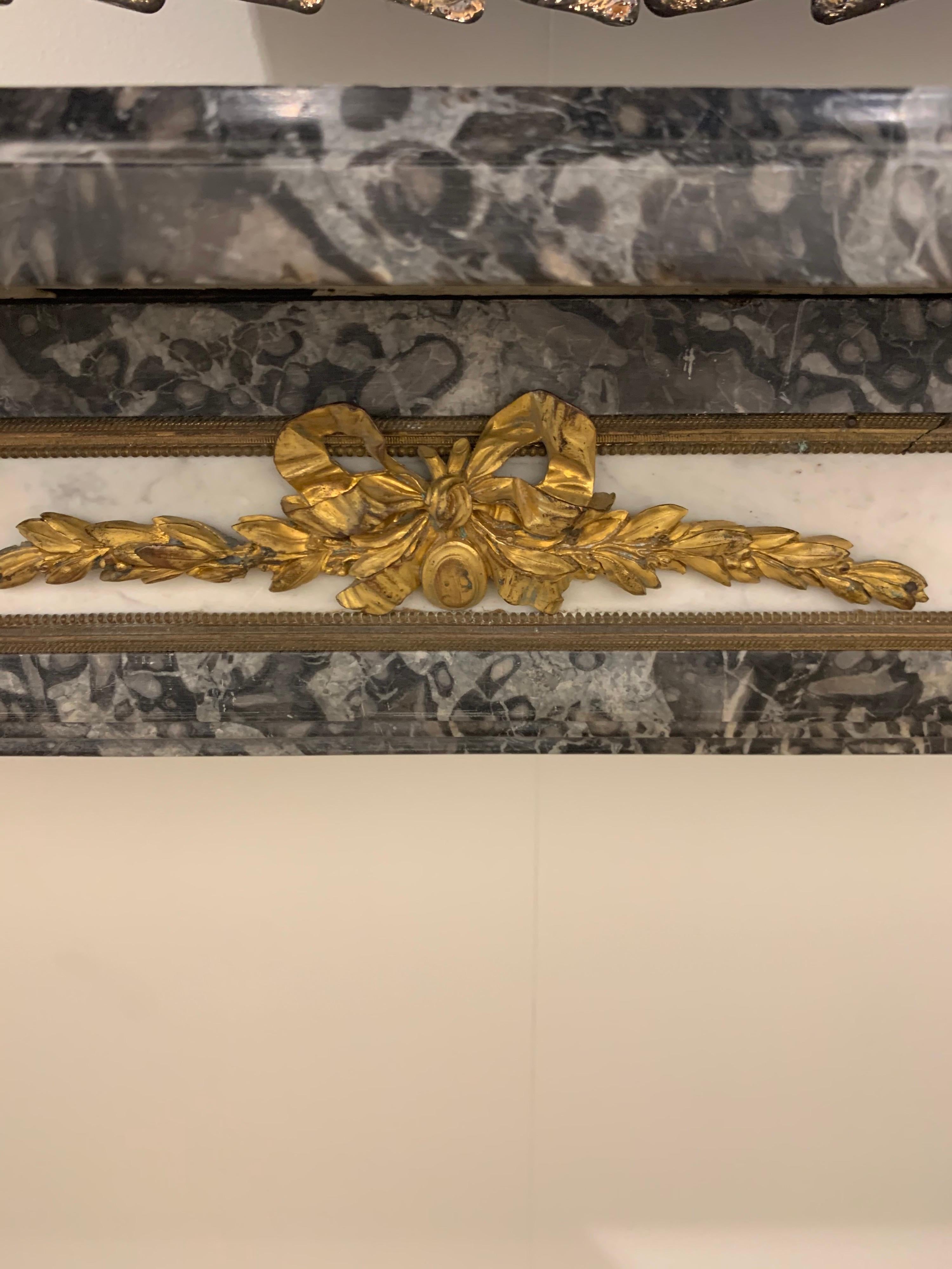 19th Century French Napoleon III Marble and Gilt Bronze Fire Place Mantel For Sale 1