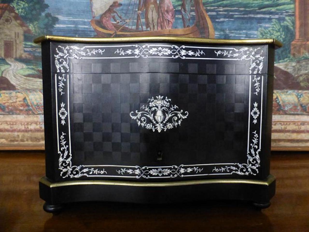 19th Century French Napoleon III Marquetry and Ivory Cigar Humidor For Sale 1