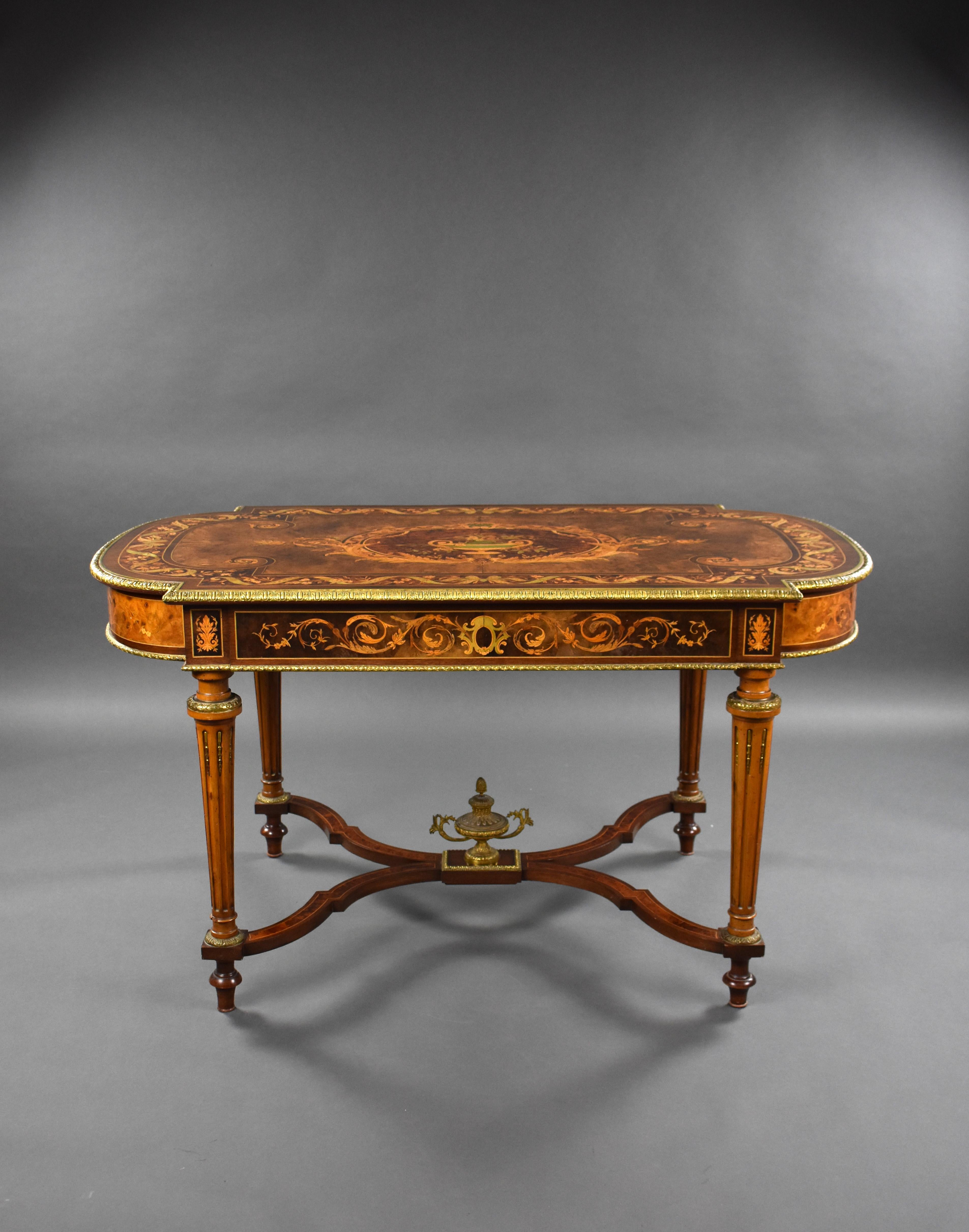 19th Century French Napoleon III Marquetry Centre Table In Good Condition For Sale In Chelmsford, Essex