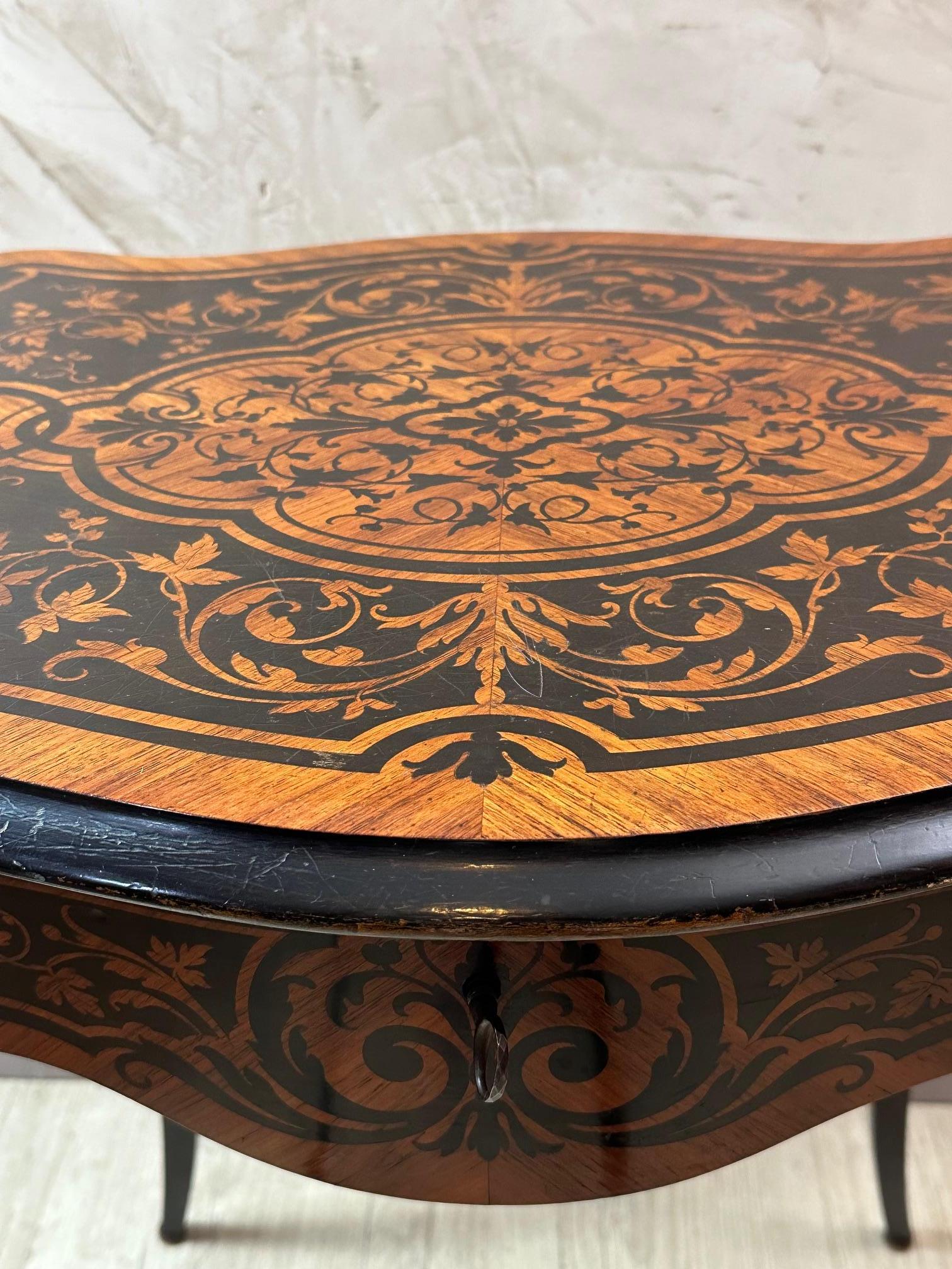 Table pliante en marqueterie Napoléon III du XIXe siècle, années 1870 en vente 7