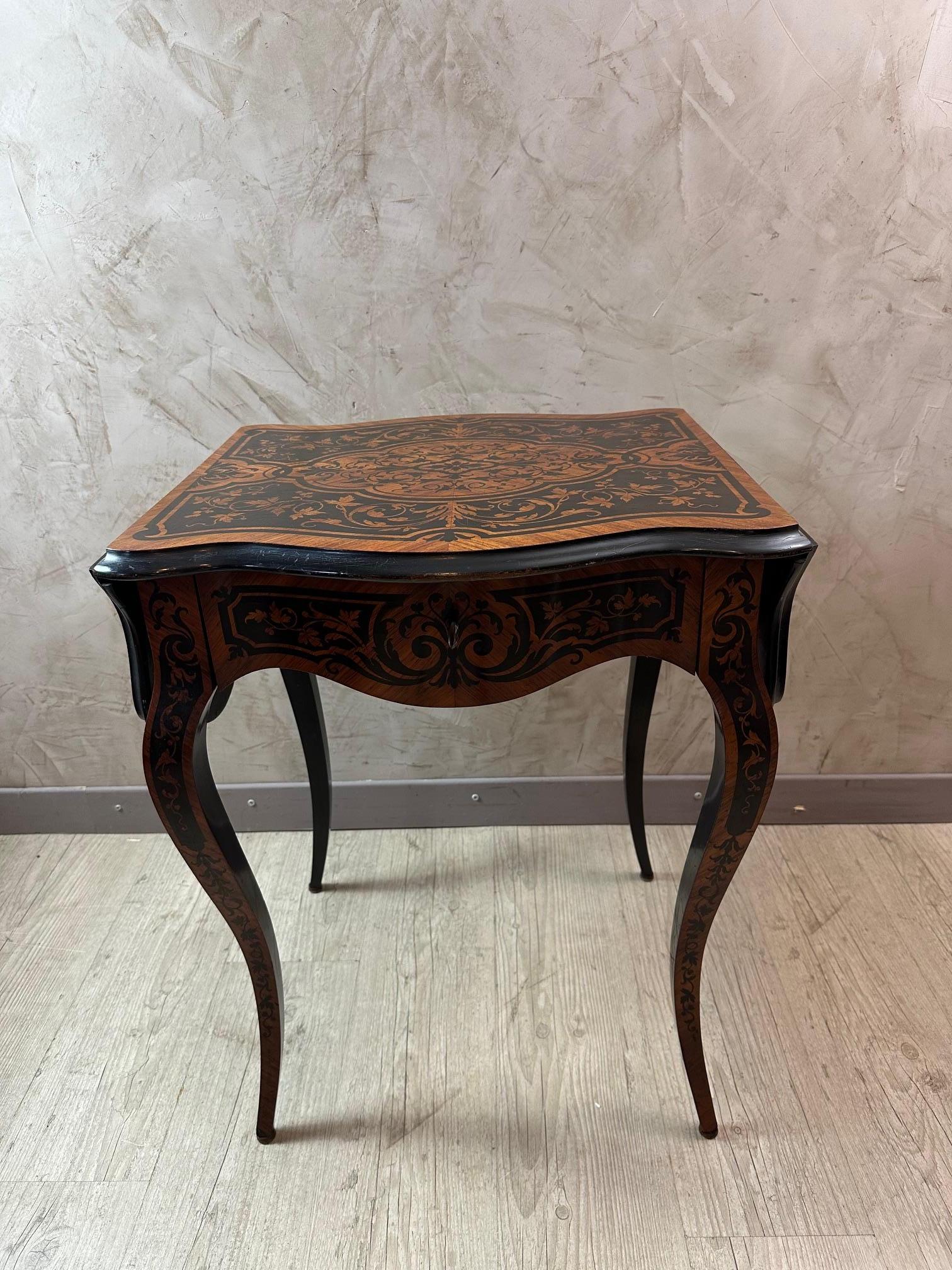 Table pliante en marqueterie Napoléon III du XIXe siècle, années 1870 en vente 8