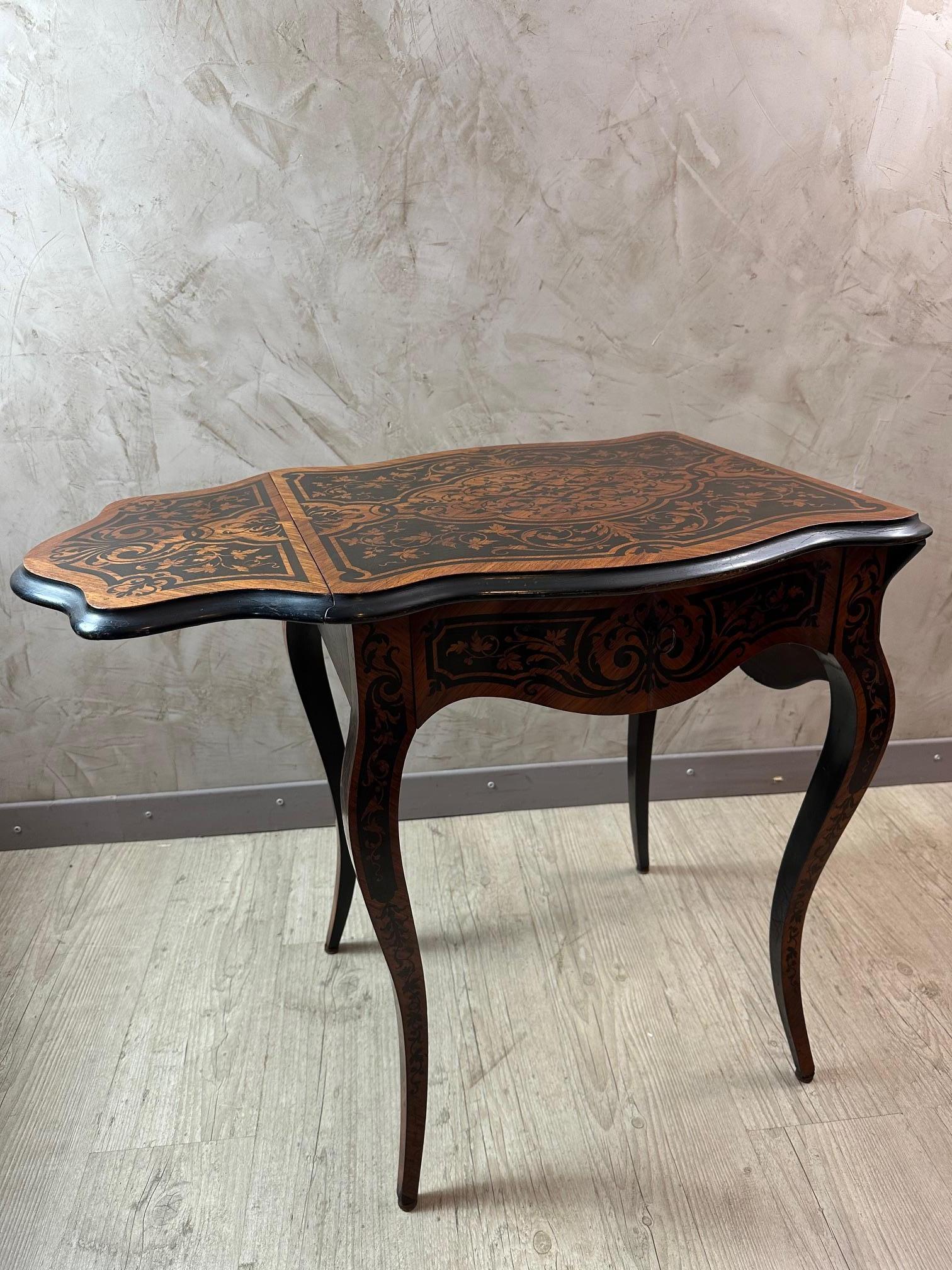 Table pliante en marqueterie Napoléon III du XIXe siècle, années 1870 en vente 11