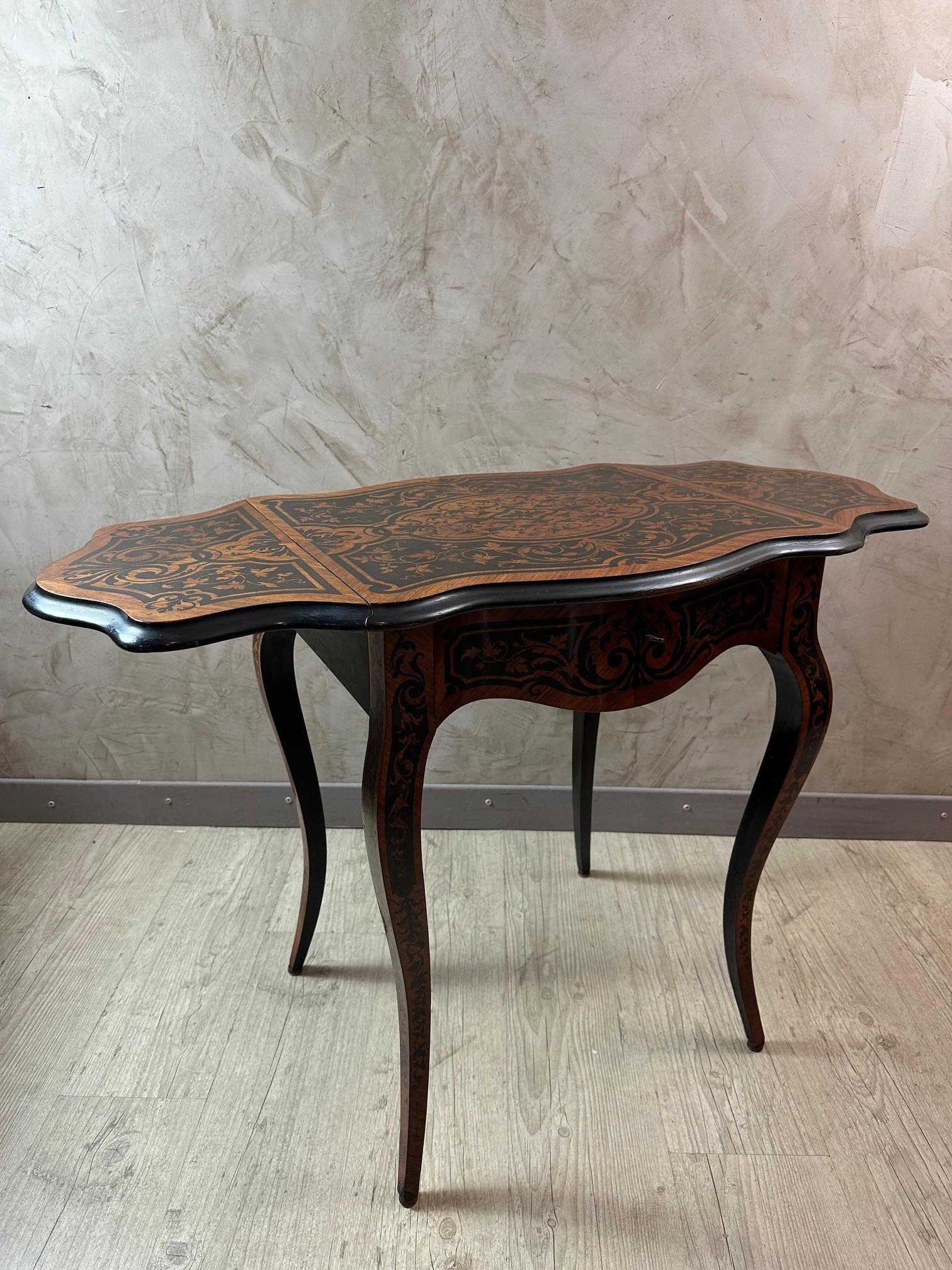 Table pliante en marqueterie Napoléon III du XIXe siècle, années 1870 Bon état - En vente à LEGNY, FR