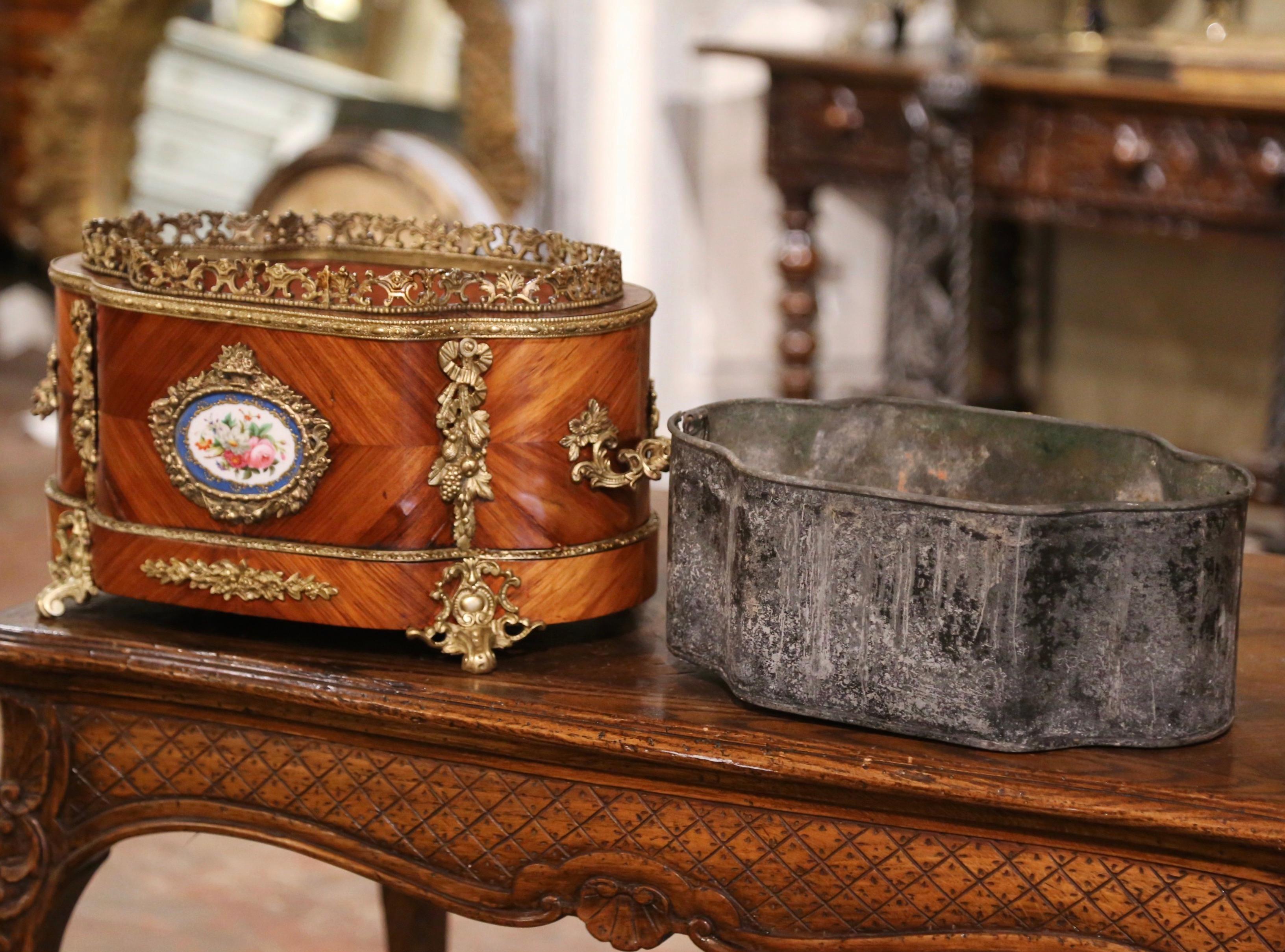 19th Century French Napoleon III Marquetry Walnut, Porcelain & Bronze Jardinière For Sale 2