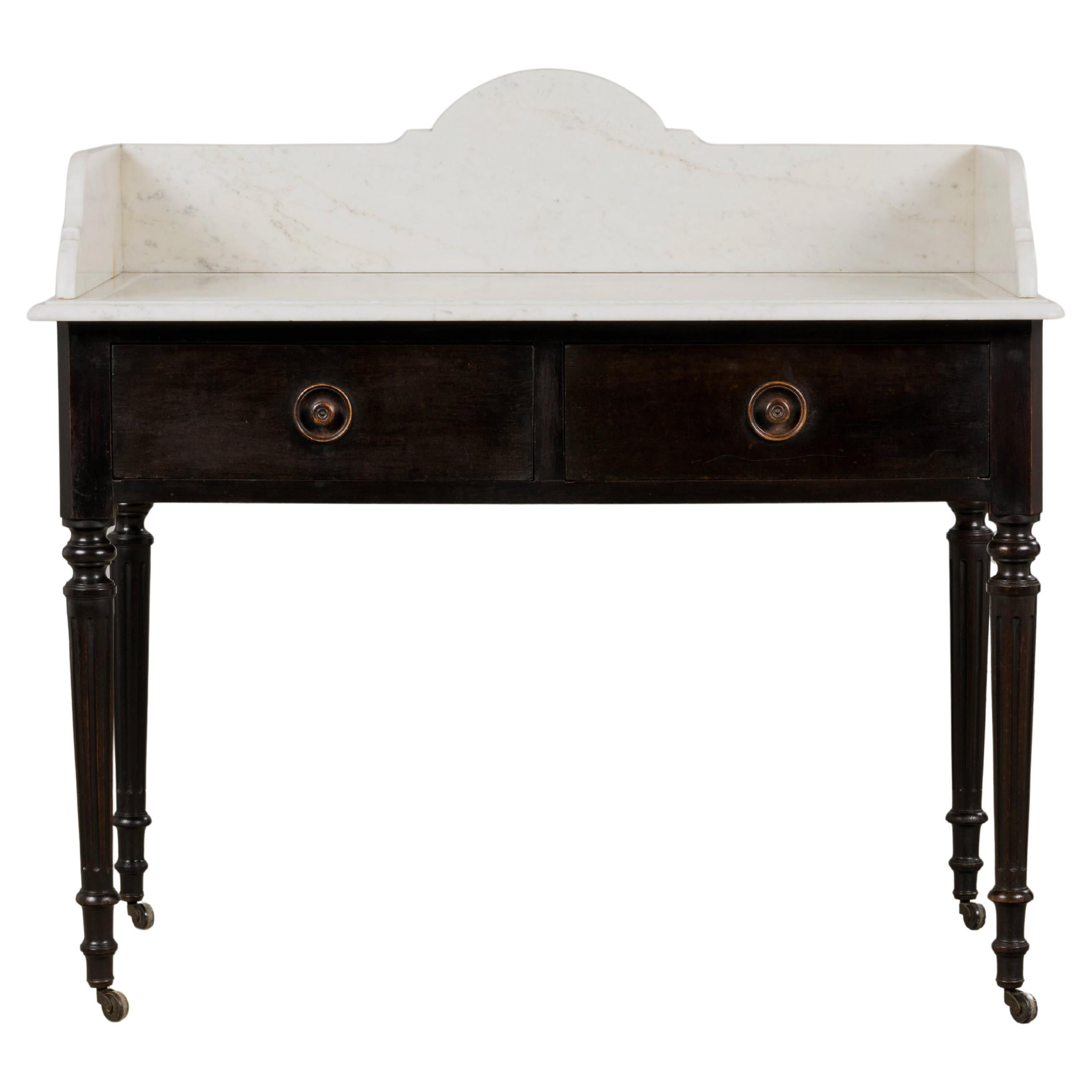 Tocador o lavabo de roble Napoleón III francés del siglo XIX con mármol de Carrara