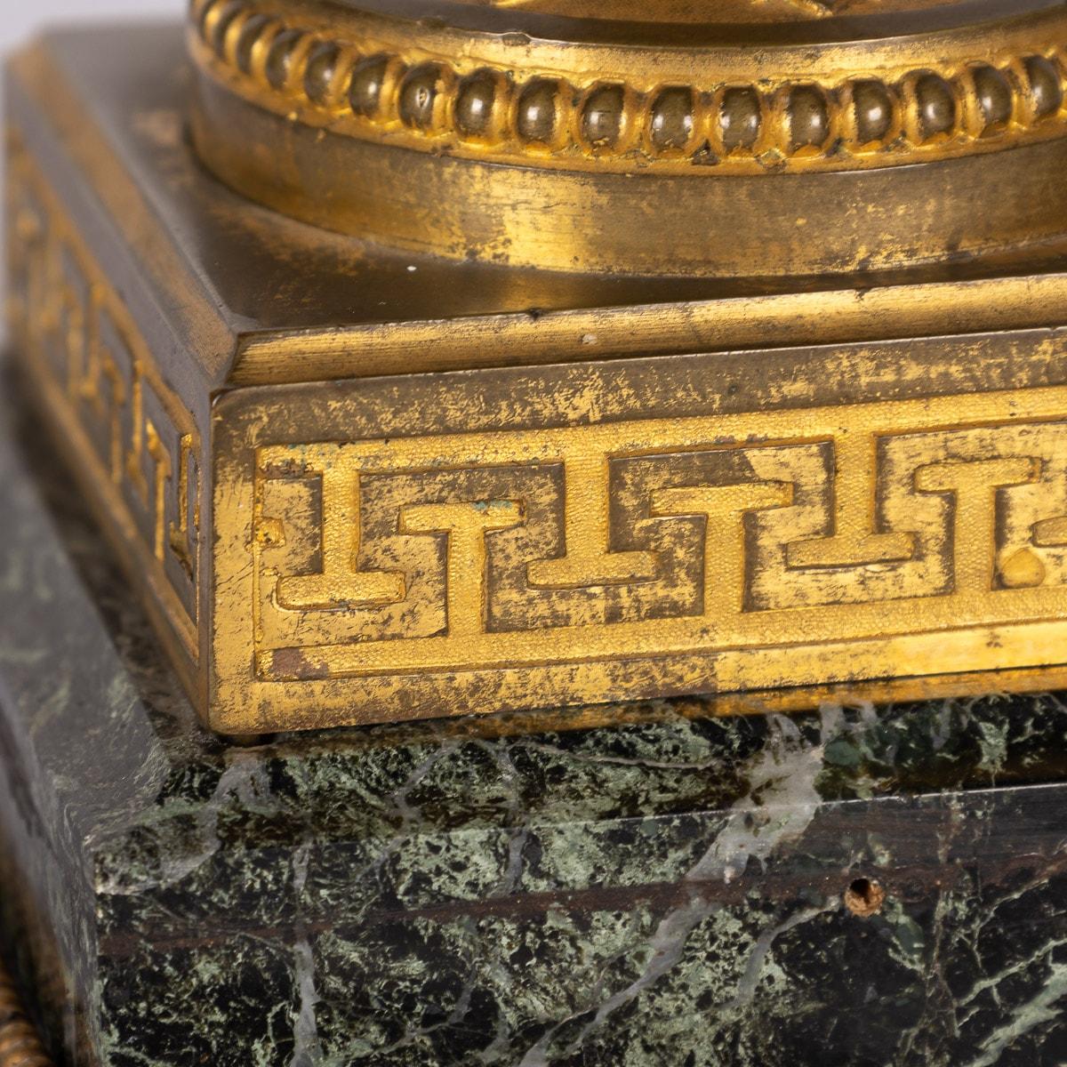 Französische Napoleon III.-Urnen aus Goldbronze und weißem Marmor, 19. Jahrhundert, um 1850 im Angebot 8