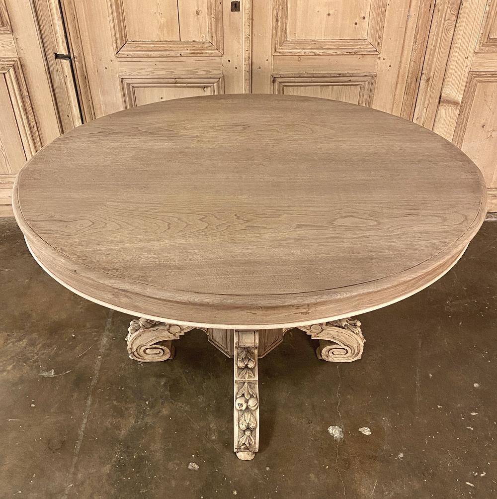 19th Century French Napoleon III Oval Center Table In Good Condition For Sale In Dallas, TX