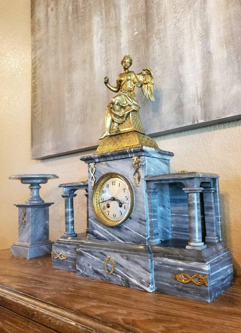 Néoclassique Ensemble d'horloges en marbre Japy Frères du 19ème siècle d'époque Napoléon III en vente