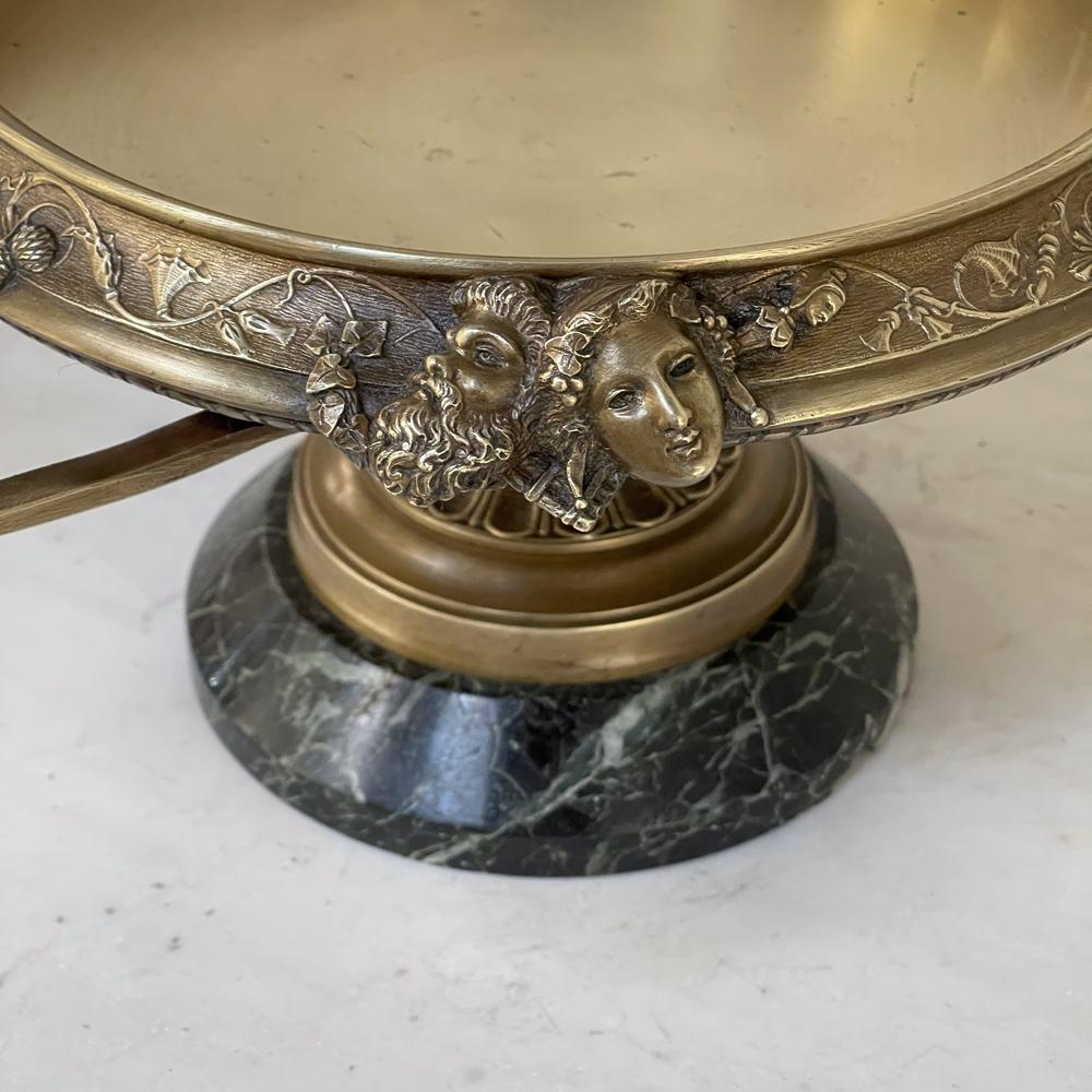 Centrotavola francese del XIX secolo del periodo di Napoleone III in bronzo su base di marmo in vendita 5