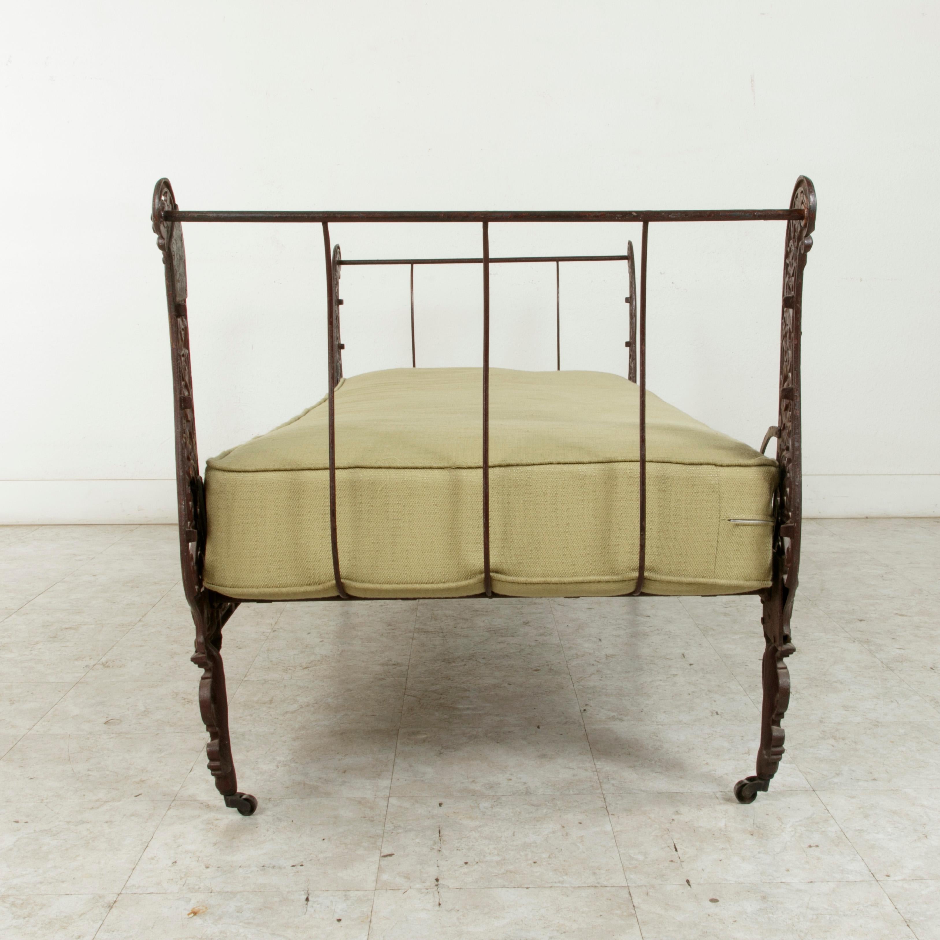 19th Century French Napoleon III Period Cast Iron Daybed or Sleigh Bed 1