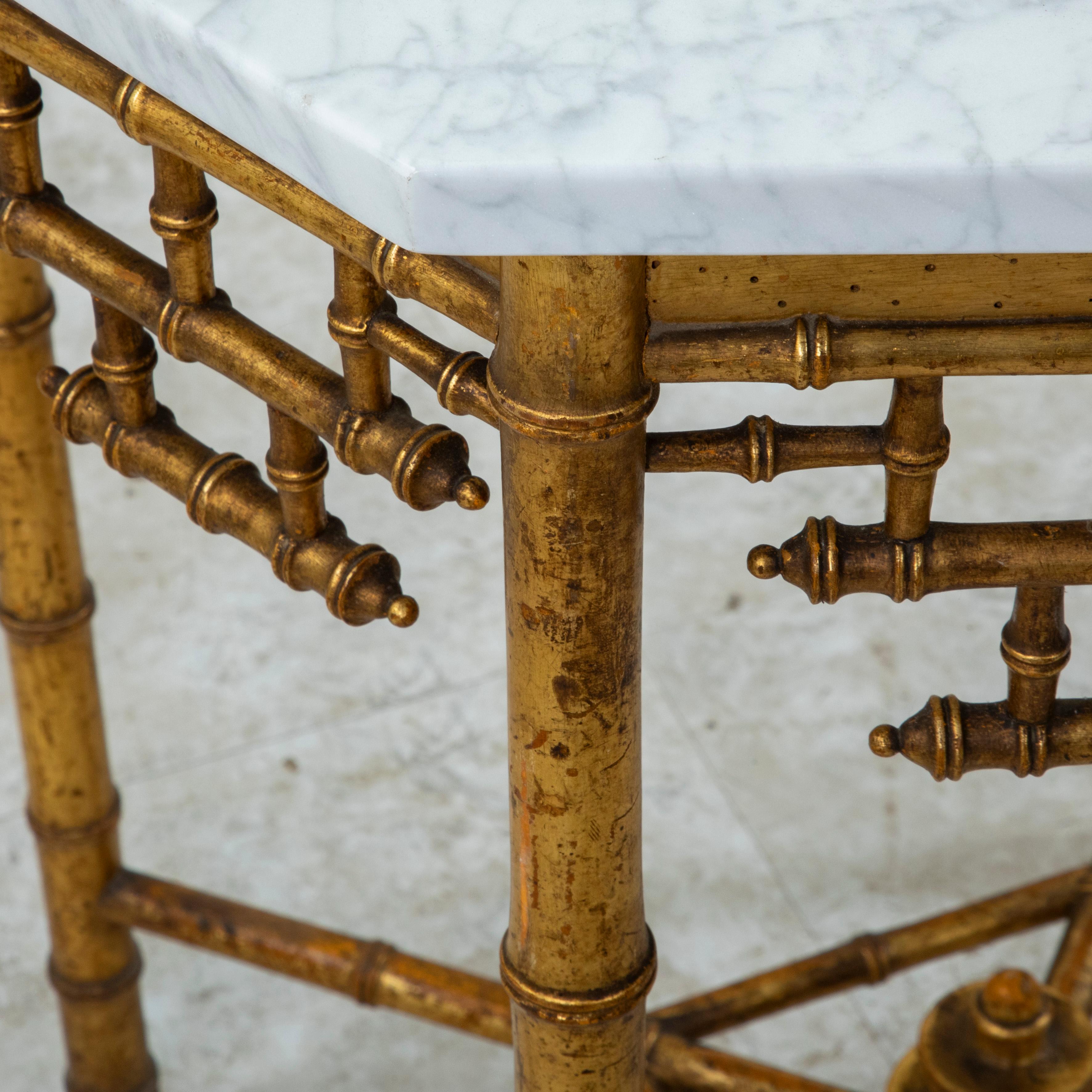 Table d'appoint d'époque Napoléon III en faux bambou et bois doré, marbre, 19e siècle en vente 3
