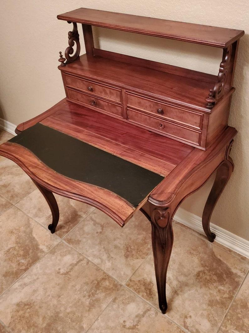 19th Century French Napoleon III Period Mahogany Bureau Plat In Good Condition For Sale In Forney, TX
