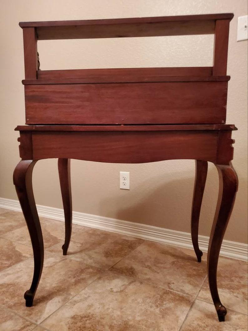 19th Century French Napoleon III Period Mahogany Bureau Plat For Sale 4