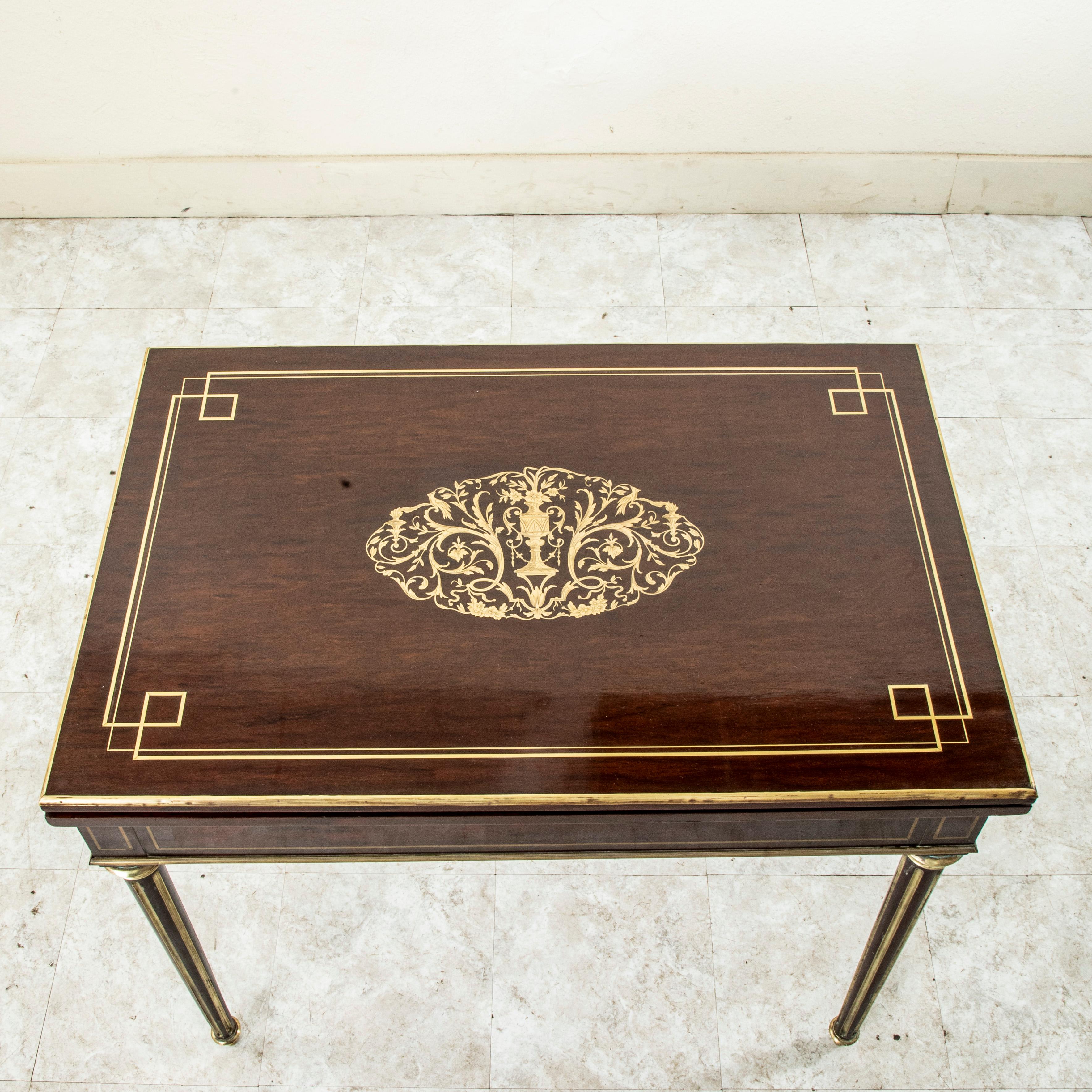 Siglo XIX Mesa de juego francesa de caoba de la época de Napoleón III, Backgammon, Cartas en venta 9