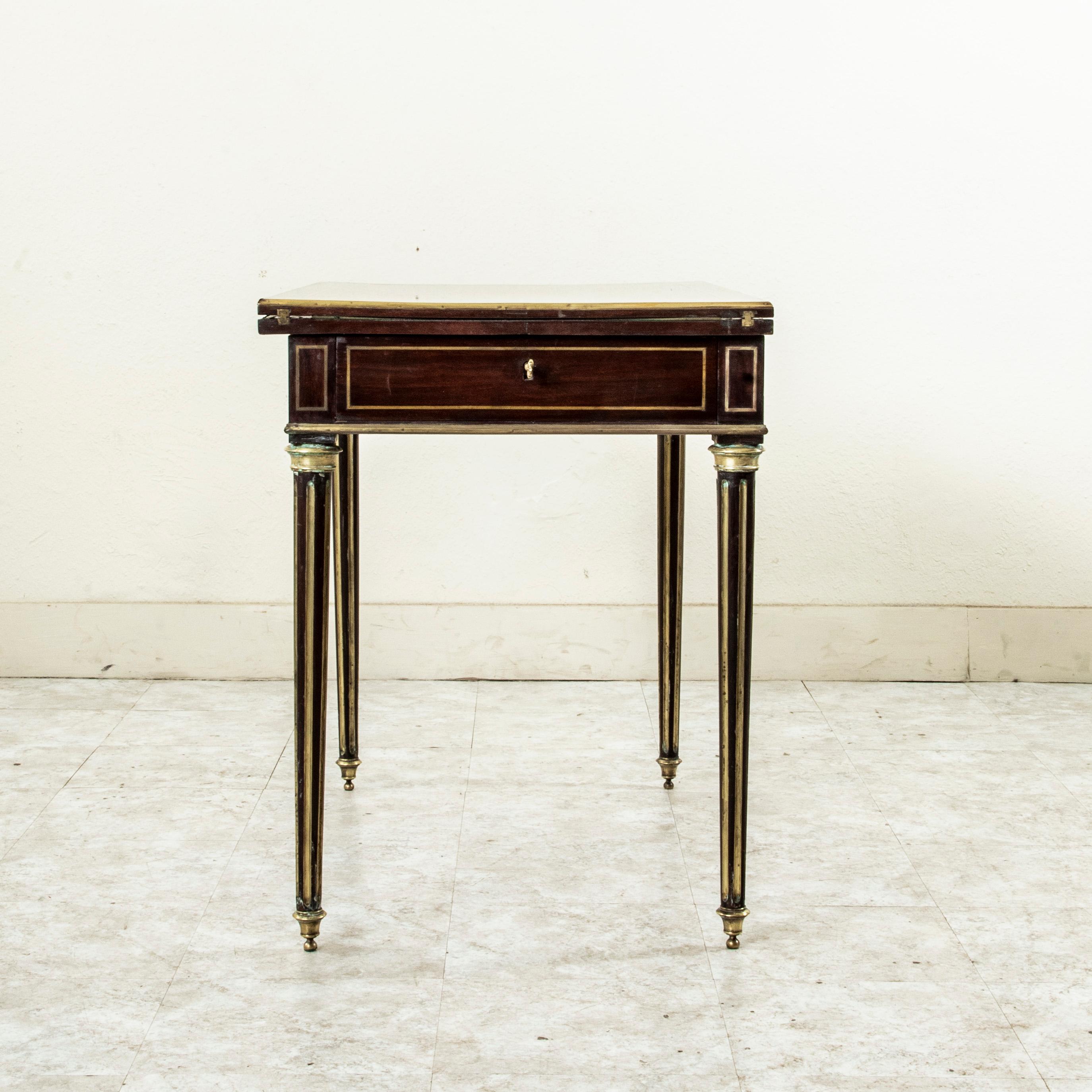 Siglo XIX Mesa de juego francesa de caoba de la época de Napoleón III, Backgammon, Cartas Incrustación en venta
