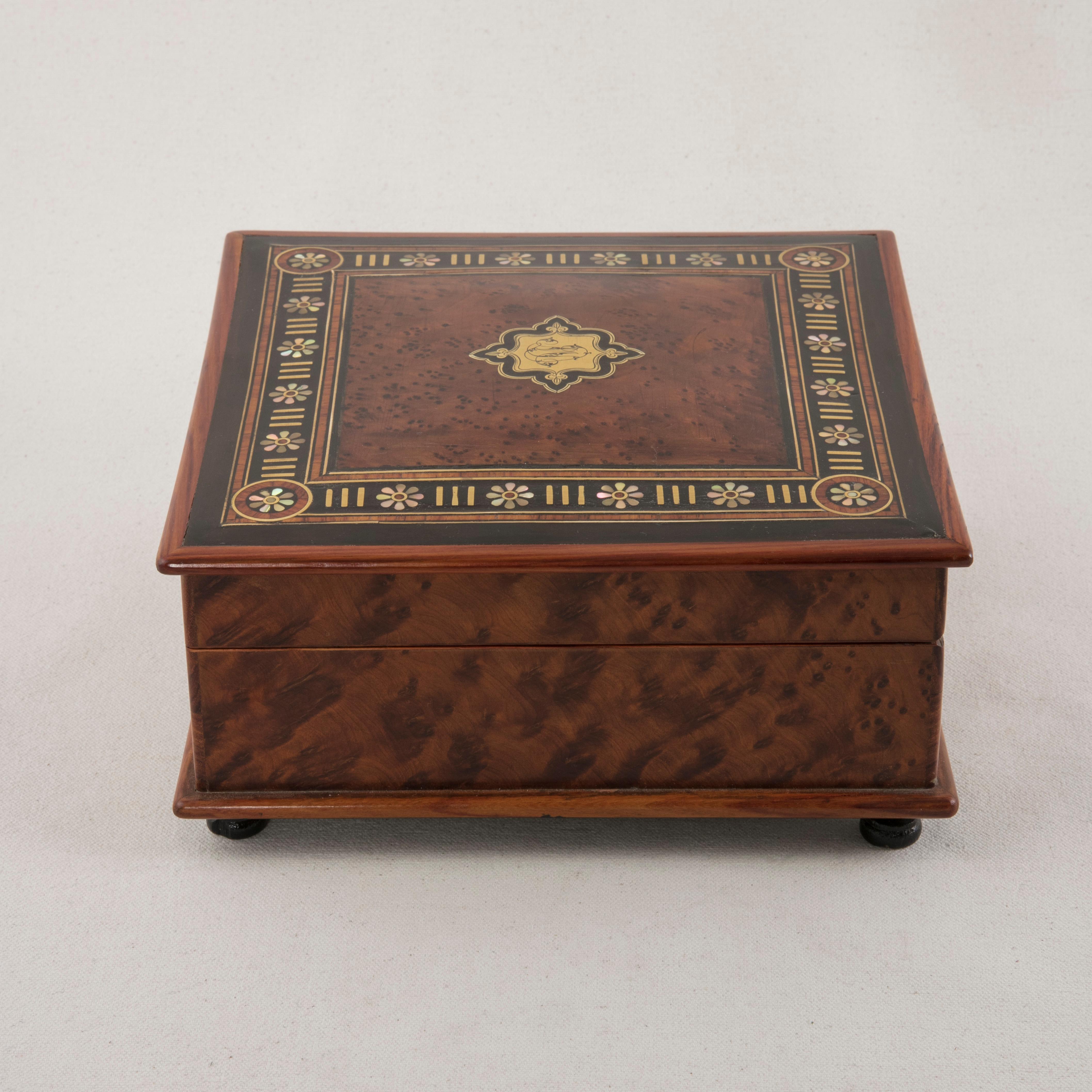 19th Century French Napoleon III Period Rosewood and Thuya Wood Marquetry Box In Good Condition In Fayetteville, AR