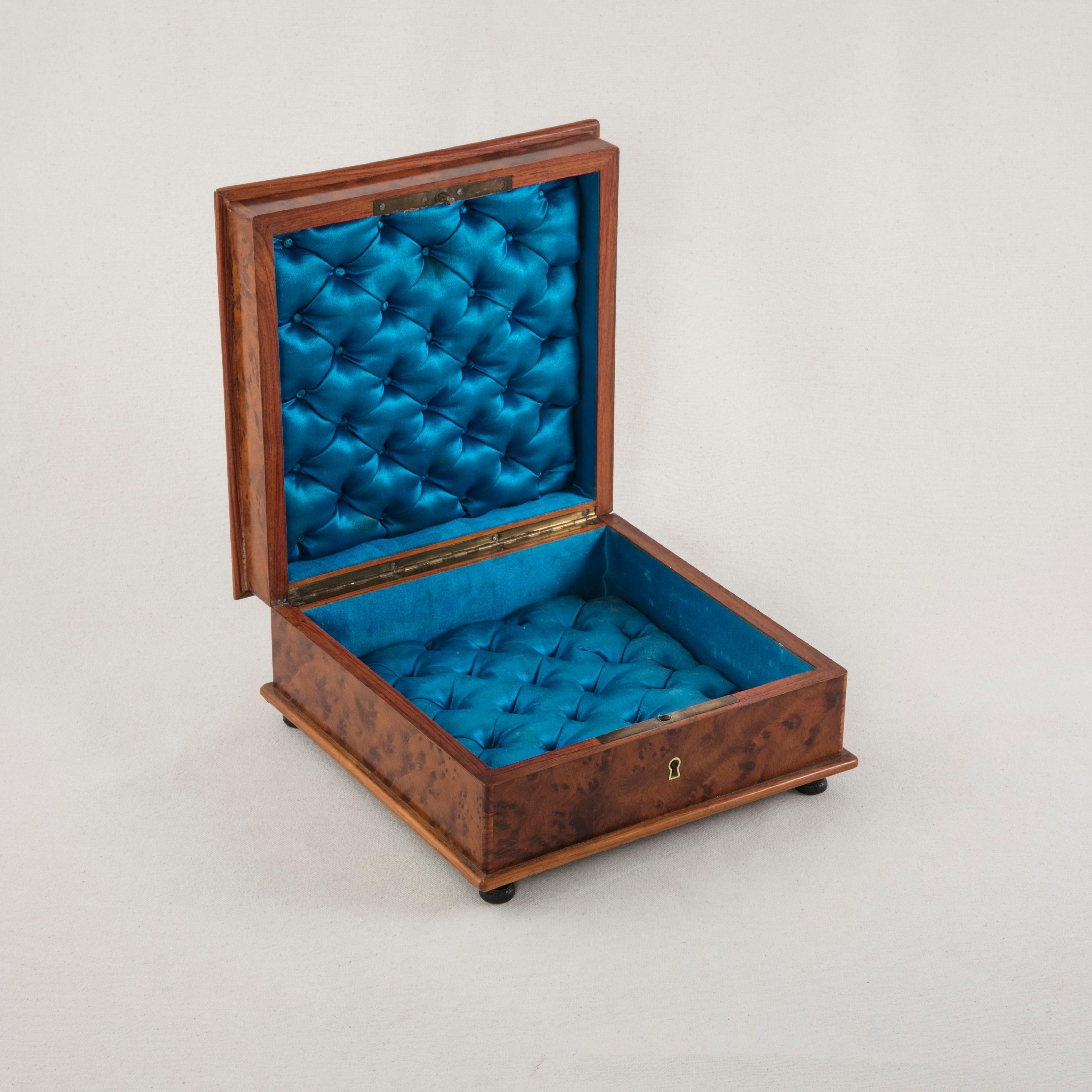 19th Century French Napoleon III Period Rosewood and Thuya Wood Marquetry Box 4