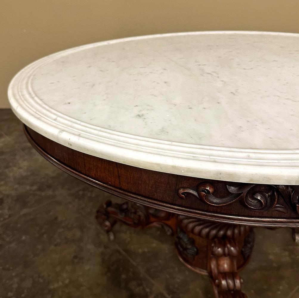 Table centrale en noyer d'époque Napoléon III du XIXe siècle avec marbre de Carrare en vente 1