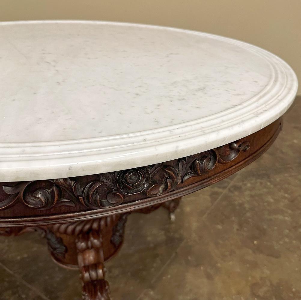 Table centrale en noyer d'époque Napoléon III du XIXe siècle avec marbre de Carrare en vente 2