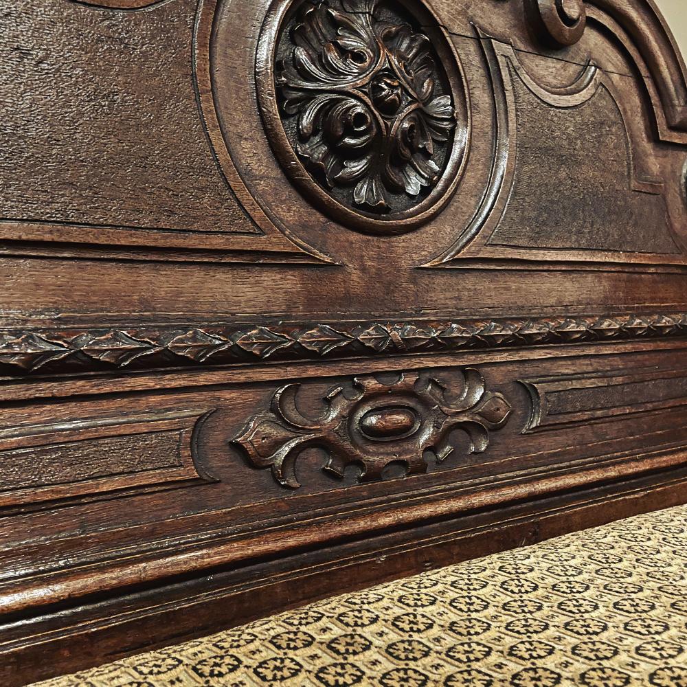 19th Century French Napoleon III Period Walnut Hall Bench For Sale 7