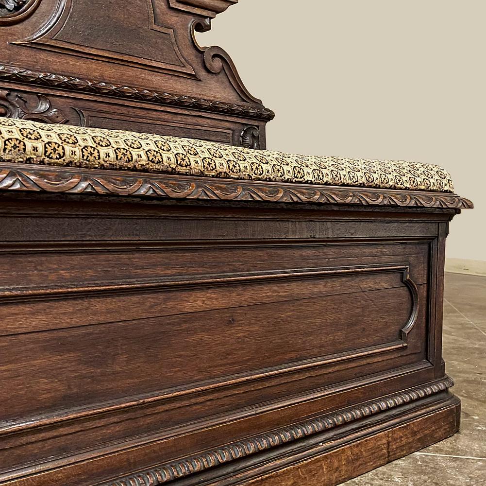 Banc d'entrée en noyer du 19ème siècle de style Napoléon III français en vente 6