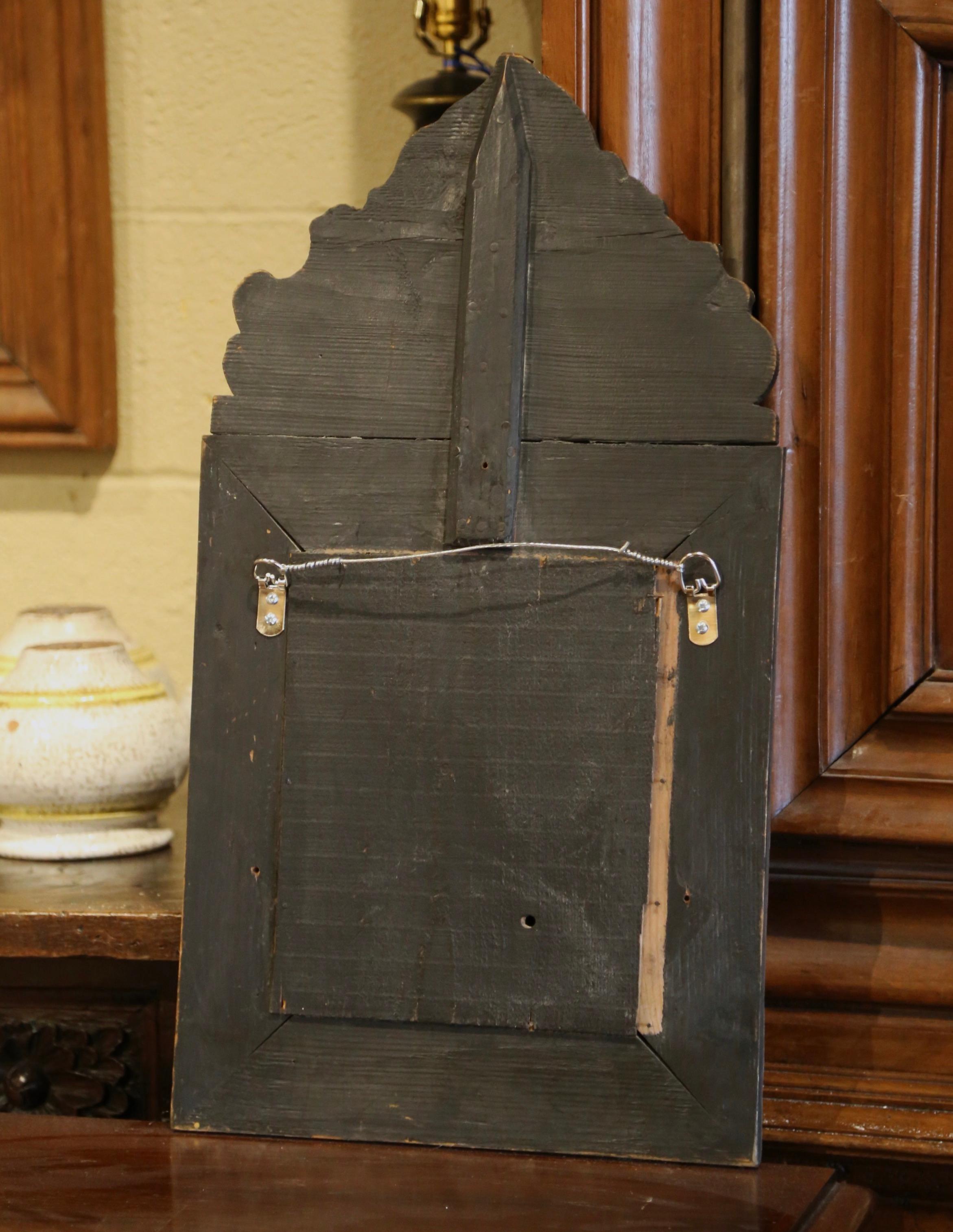 XIX secolo Specchio da parete francese Napoleone III Repousse in ottone smussato del 19° secolo in vendita