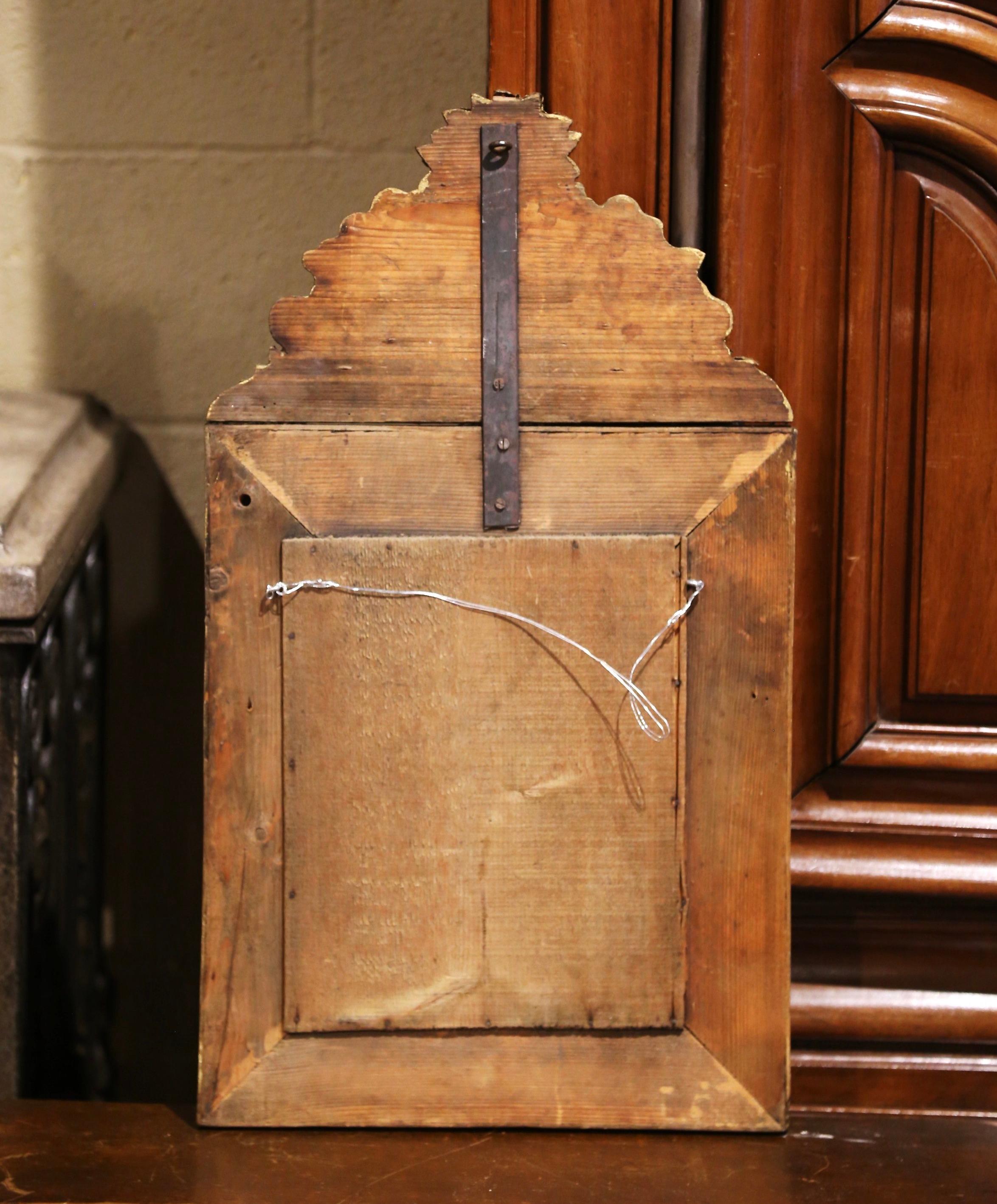 Ottone Specchio da parete in ottone smussato Napoleone III Repousse del XIX secolo in vendita