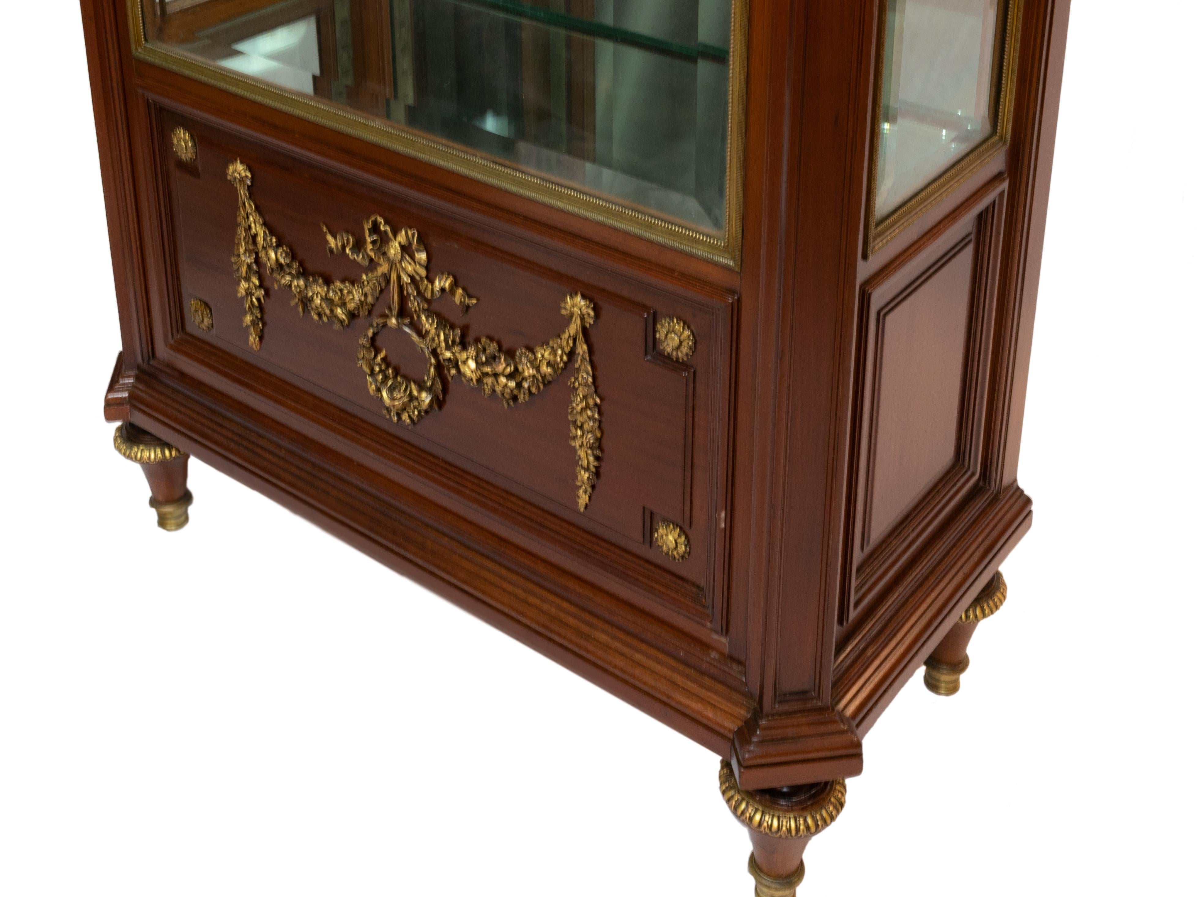 19th Century French Napoleon III Showcase In Good Condition For Sale In Lisbon, PT