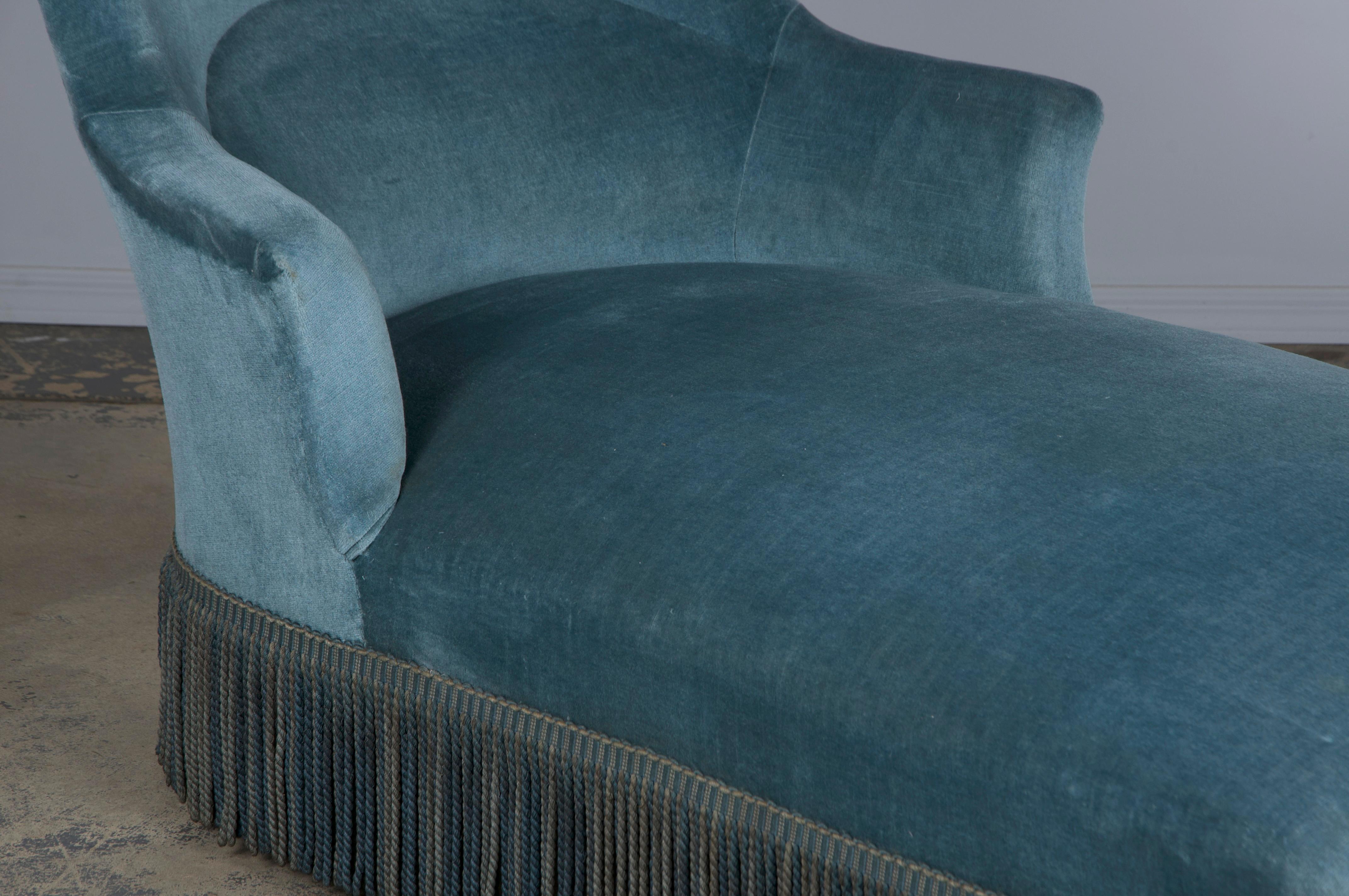 19th Century French Napoleon III Style Chaise Lounge W/ Blue Velvet In Good Condition For Sale In Astoria, NY