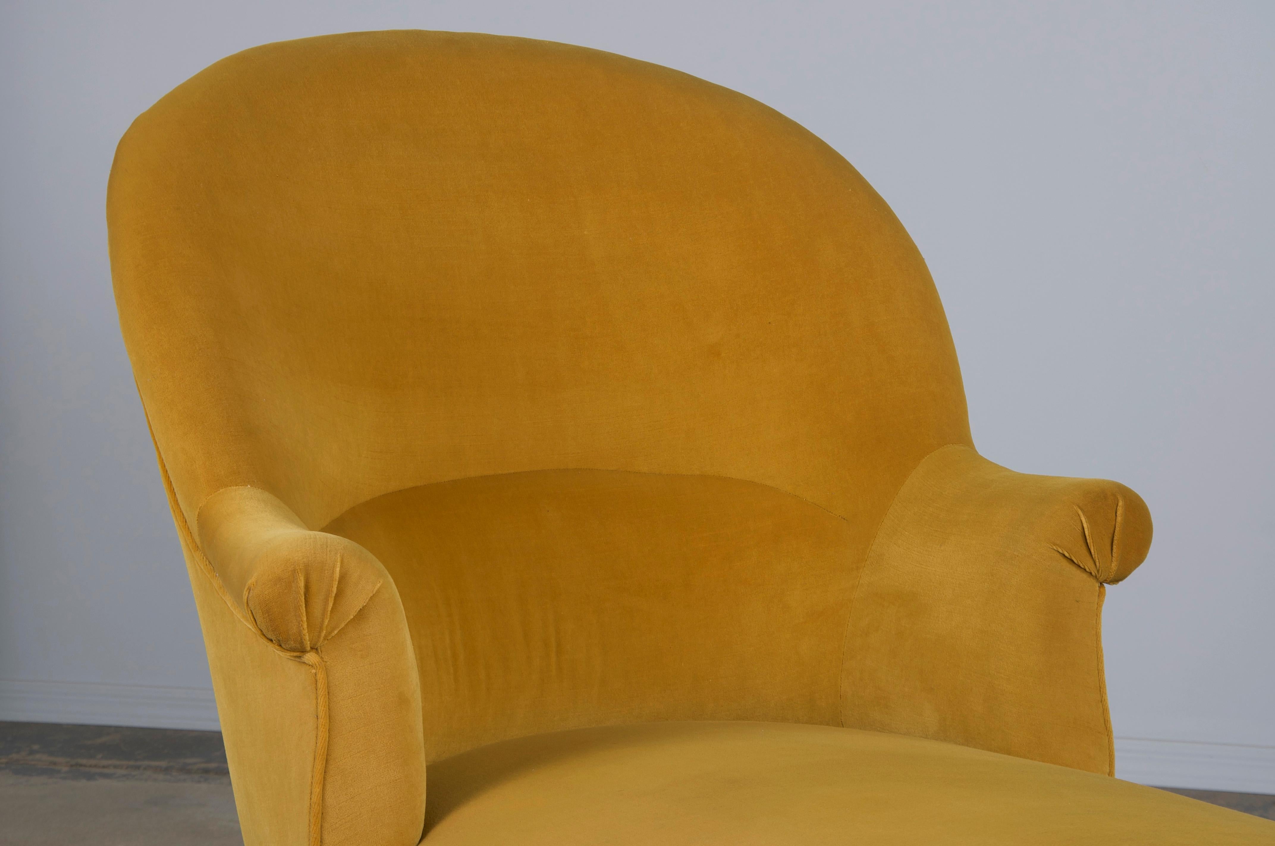 Hand-Crafted 19th Century French Napoleon III Style Chaise Lounge W/ Golden Yellow Velvet