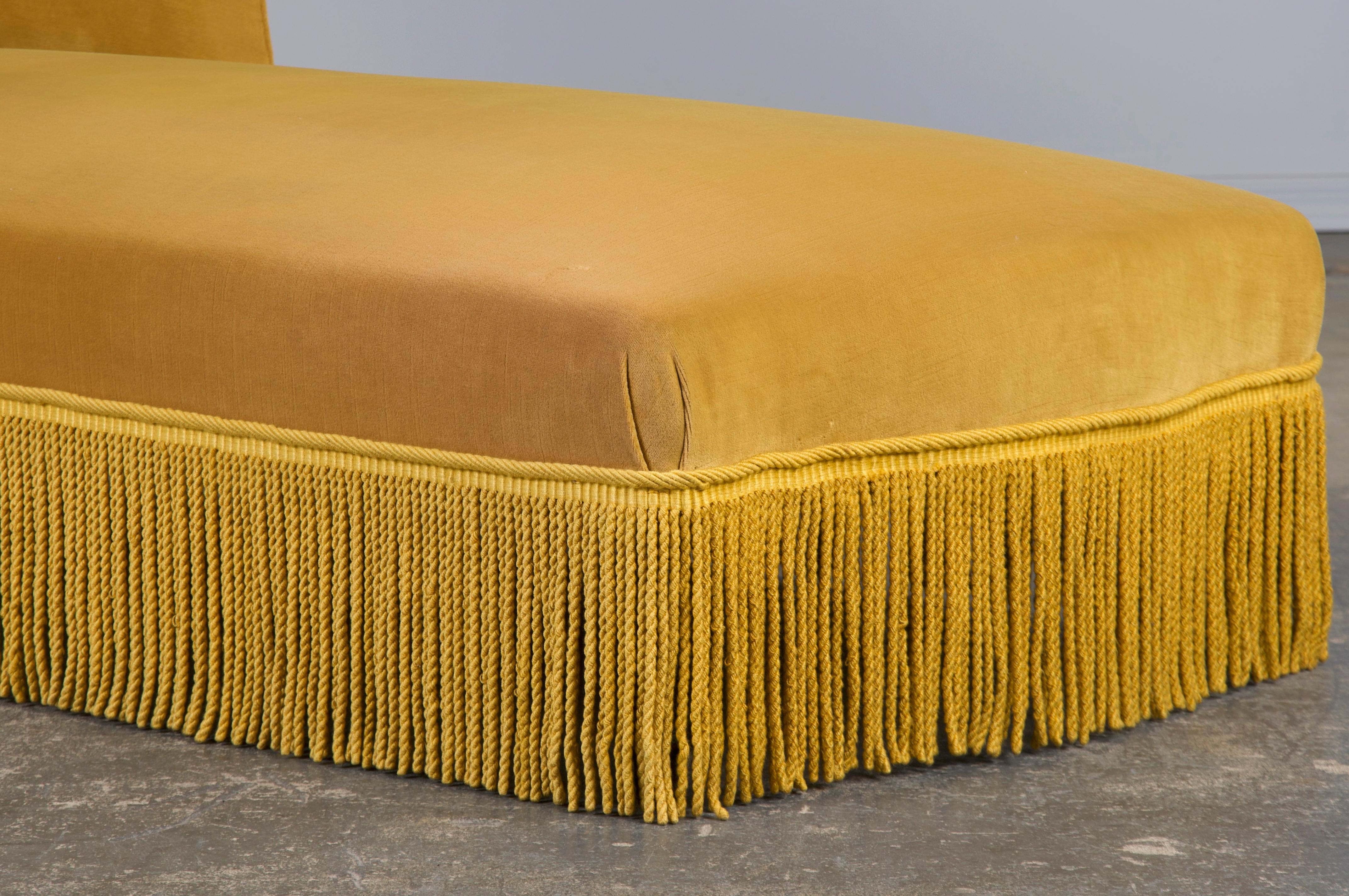 19th Century French Napoleon III Style Chaise Lounge W/ Golden Yellow Velvet In Good Condition In Astoria, NY