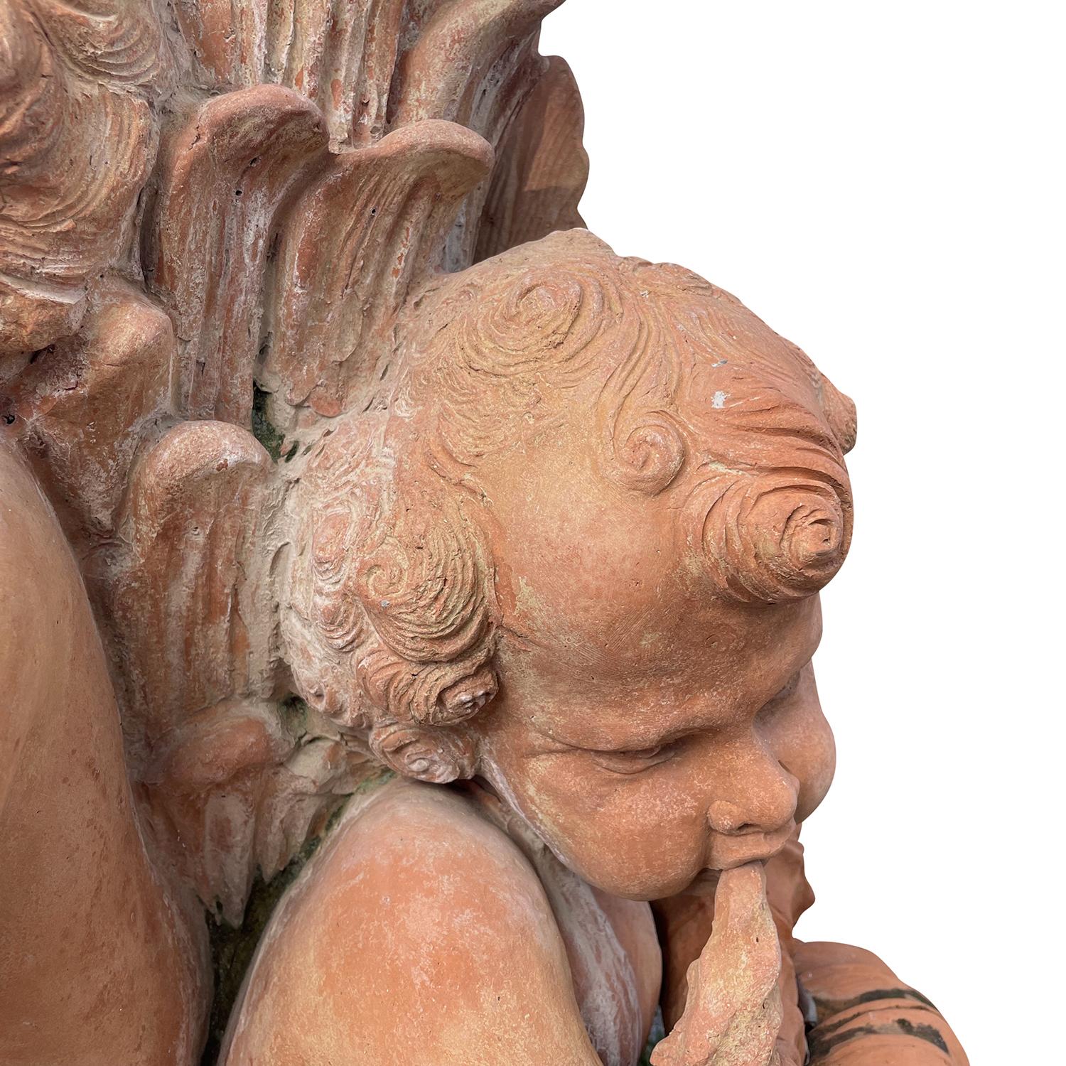 Fontana centrale in terracotta con cherubino in stile Napoleone III del XIX secolo in vendita 2