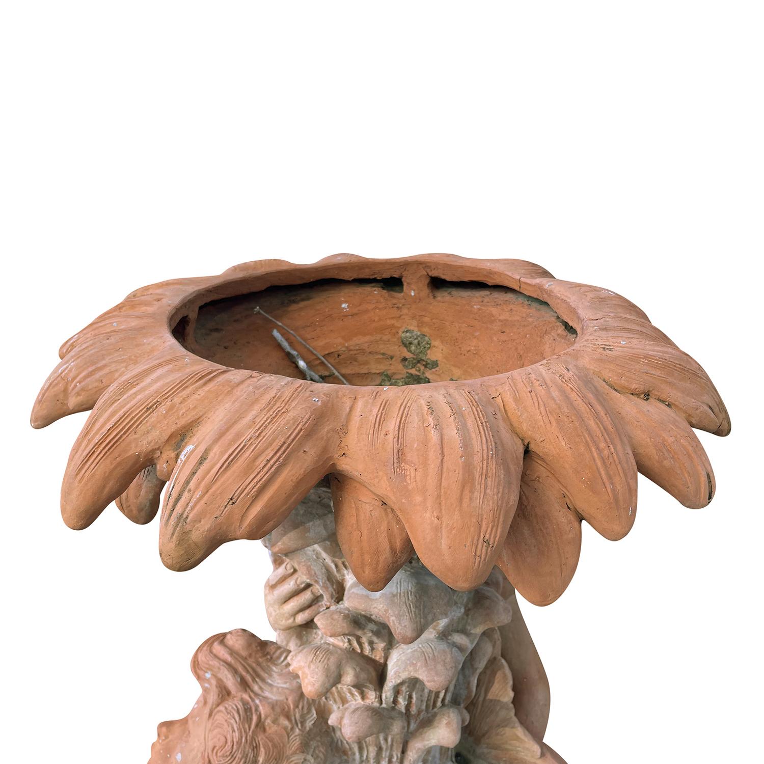 Fontana centrale in terracotta con cherubino in stile Napoleone III del XIX secolo in vendita 4