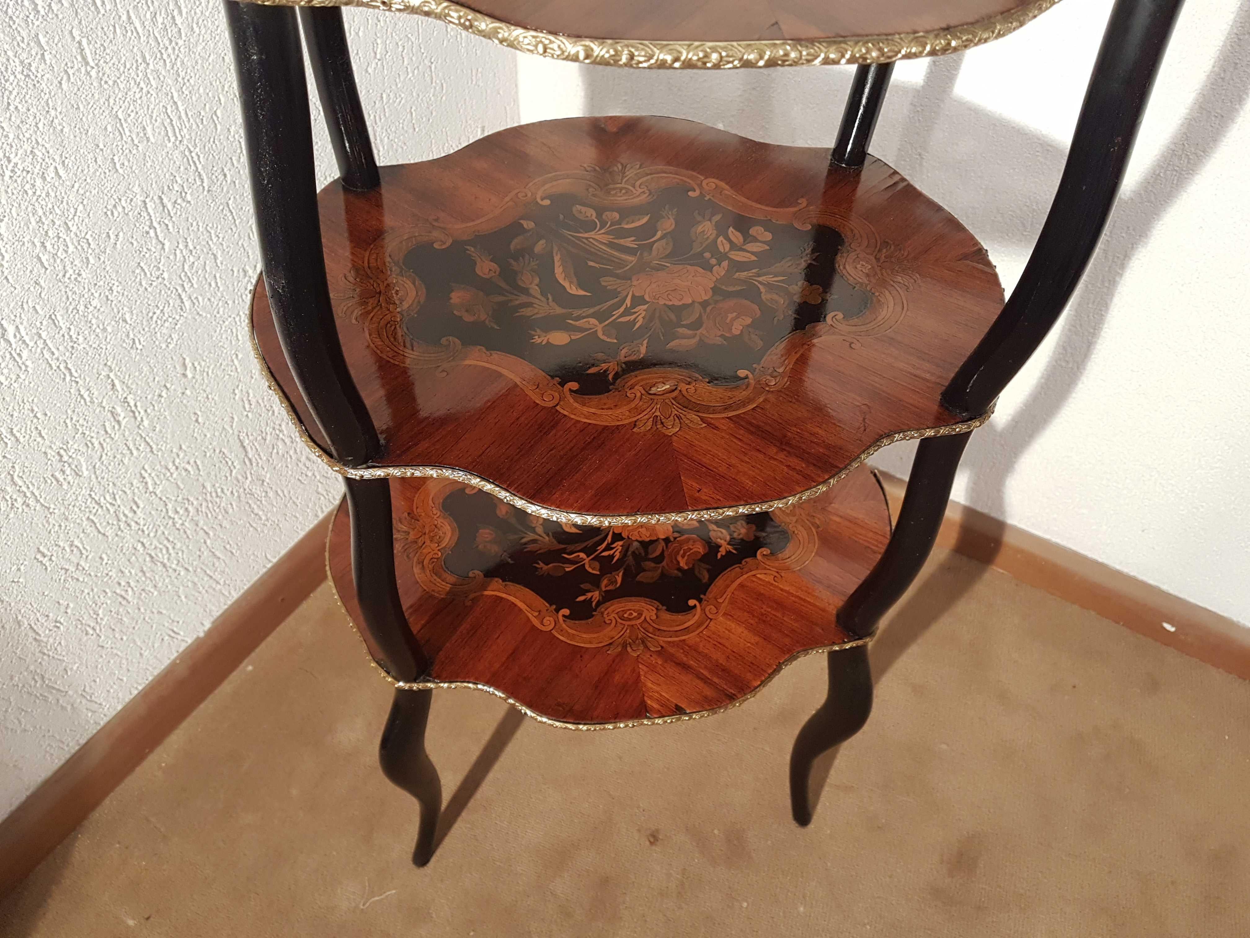 19th Century French Napoleon III Three-Tier Marquetry Étagère, circa 1860 In Good Condition For Sale In Cagliari, IT