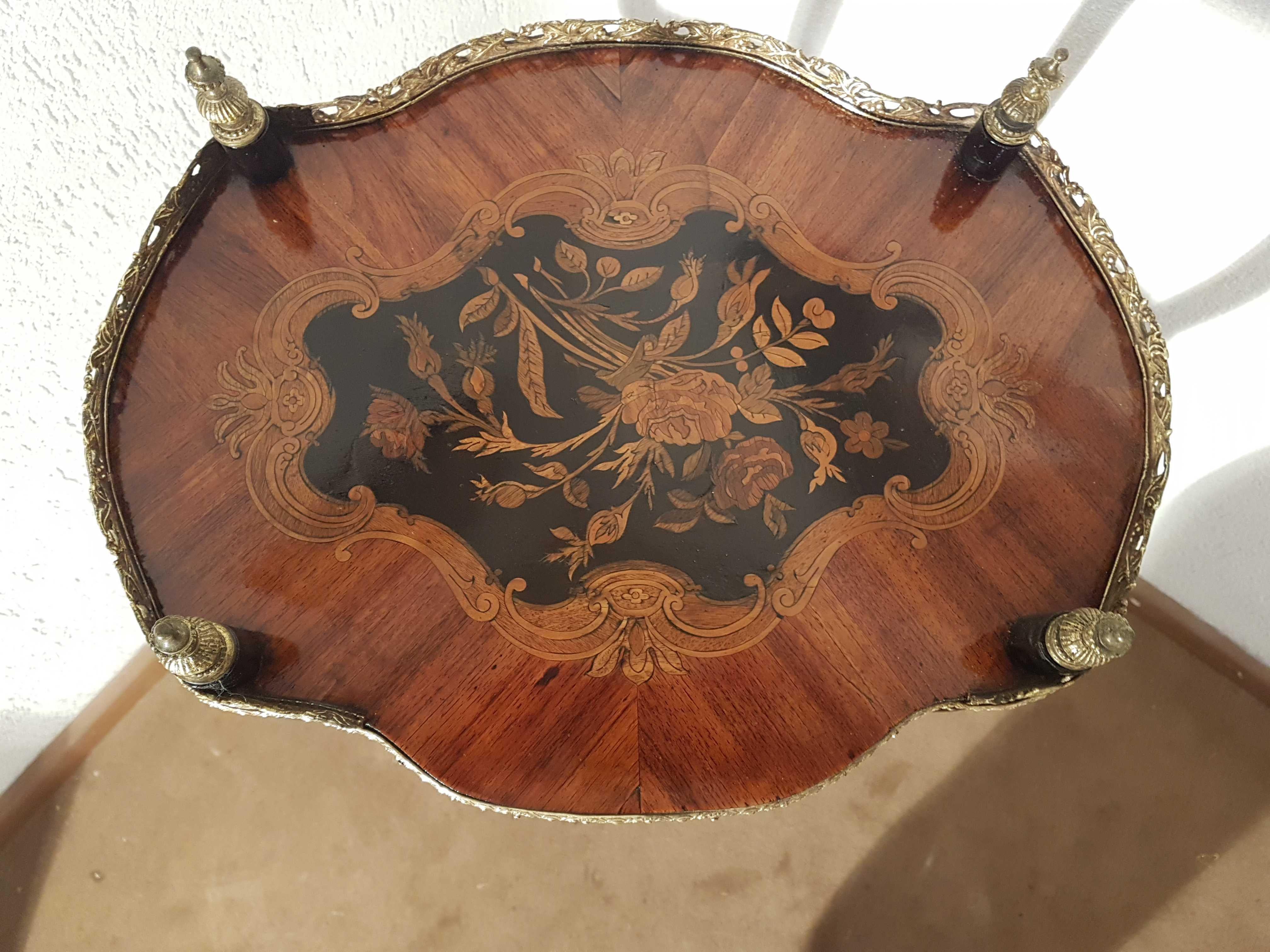 19th Century French Napoleon III Three-Tier Marquetry Étagère, circa 1860 For Sale 1