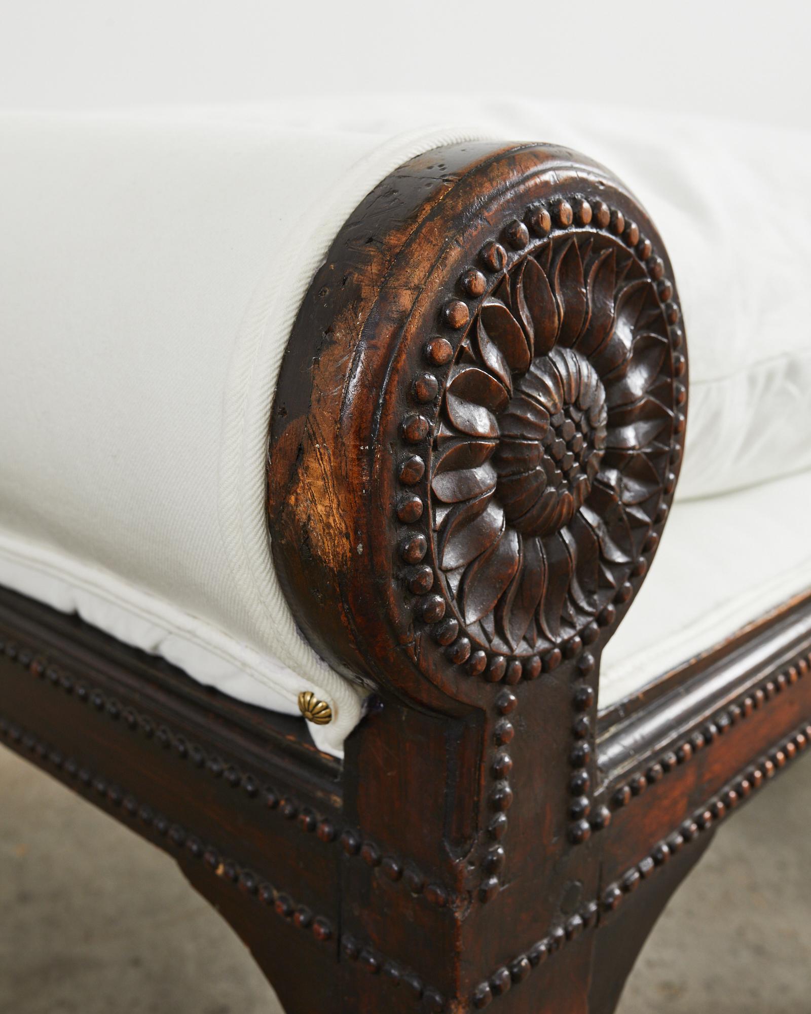 19th Century French Napoleon III Walnut Daybed or Bench For Sale 9