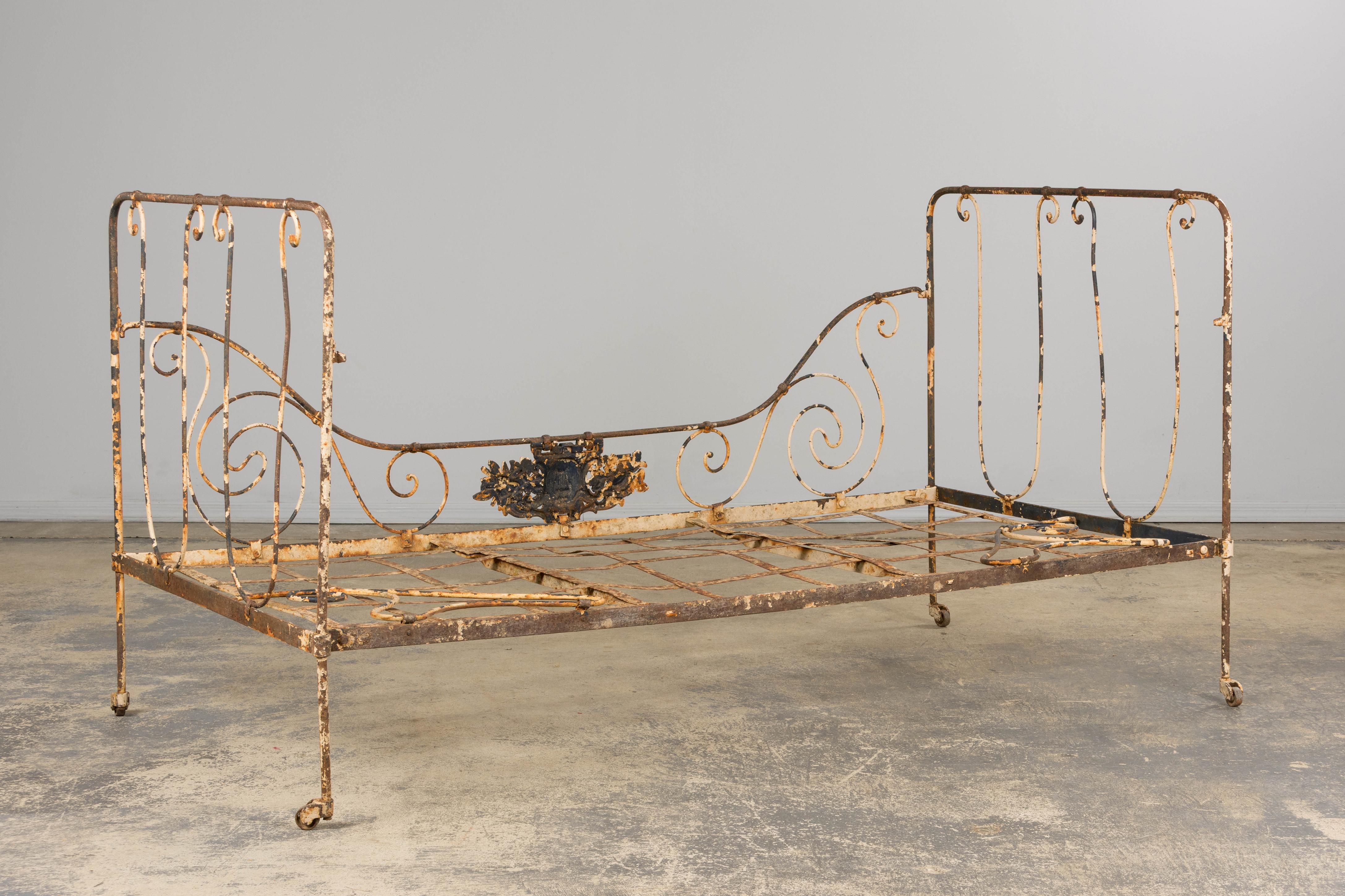 19. Jahrhundert Französisch Napoleon III Schmiedeeisen bemalt im Freien Daybed im Angebot 12