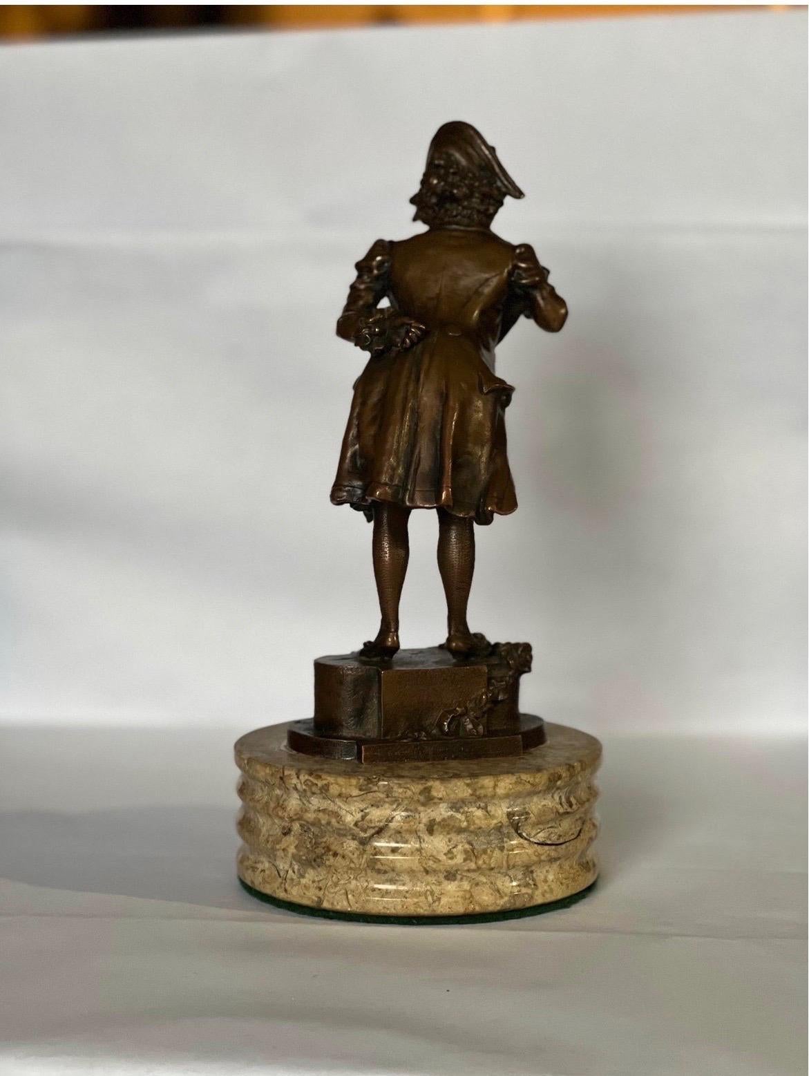 19th Century French Napoleonic Era Dressed Bronze Figurine For Sale 1