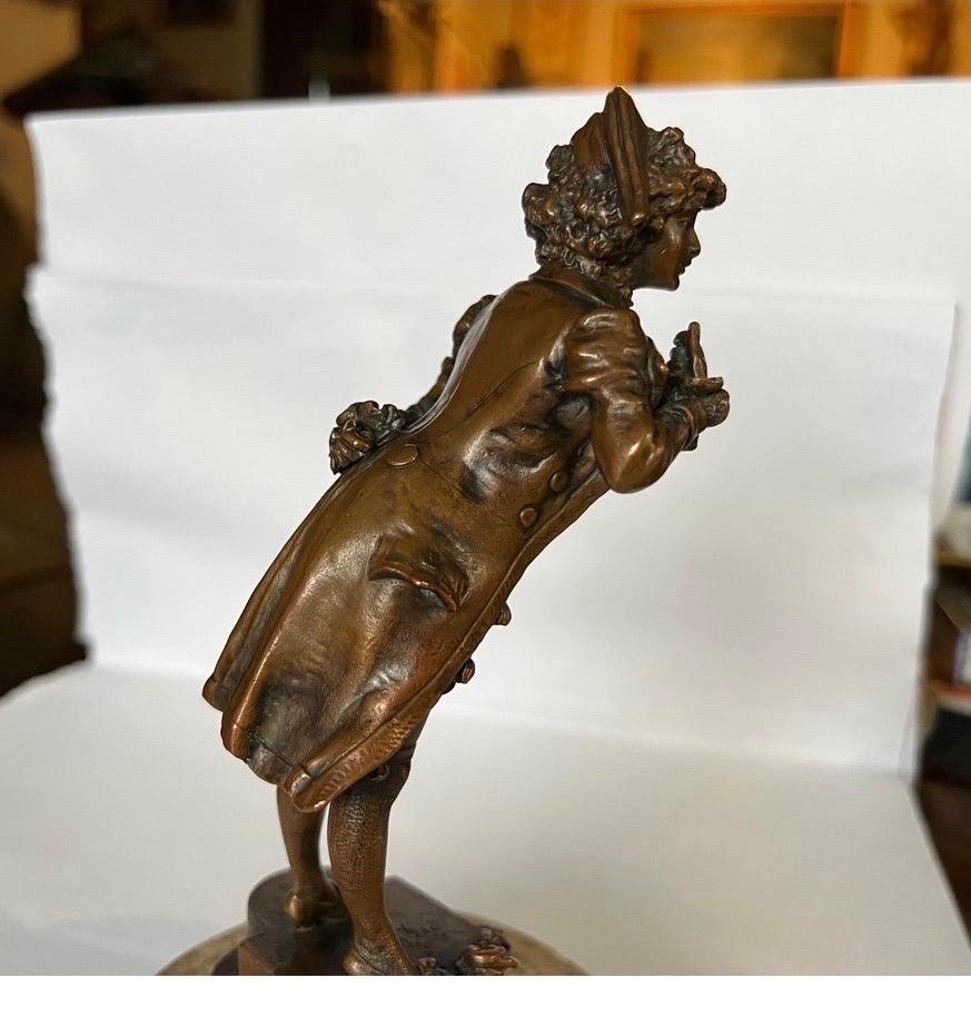 19th Century French Napoleonic Era Dressed Bronze Figurine For Sale 4