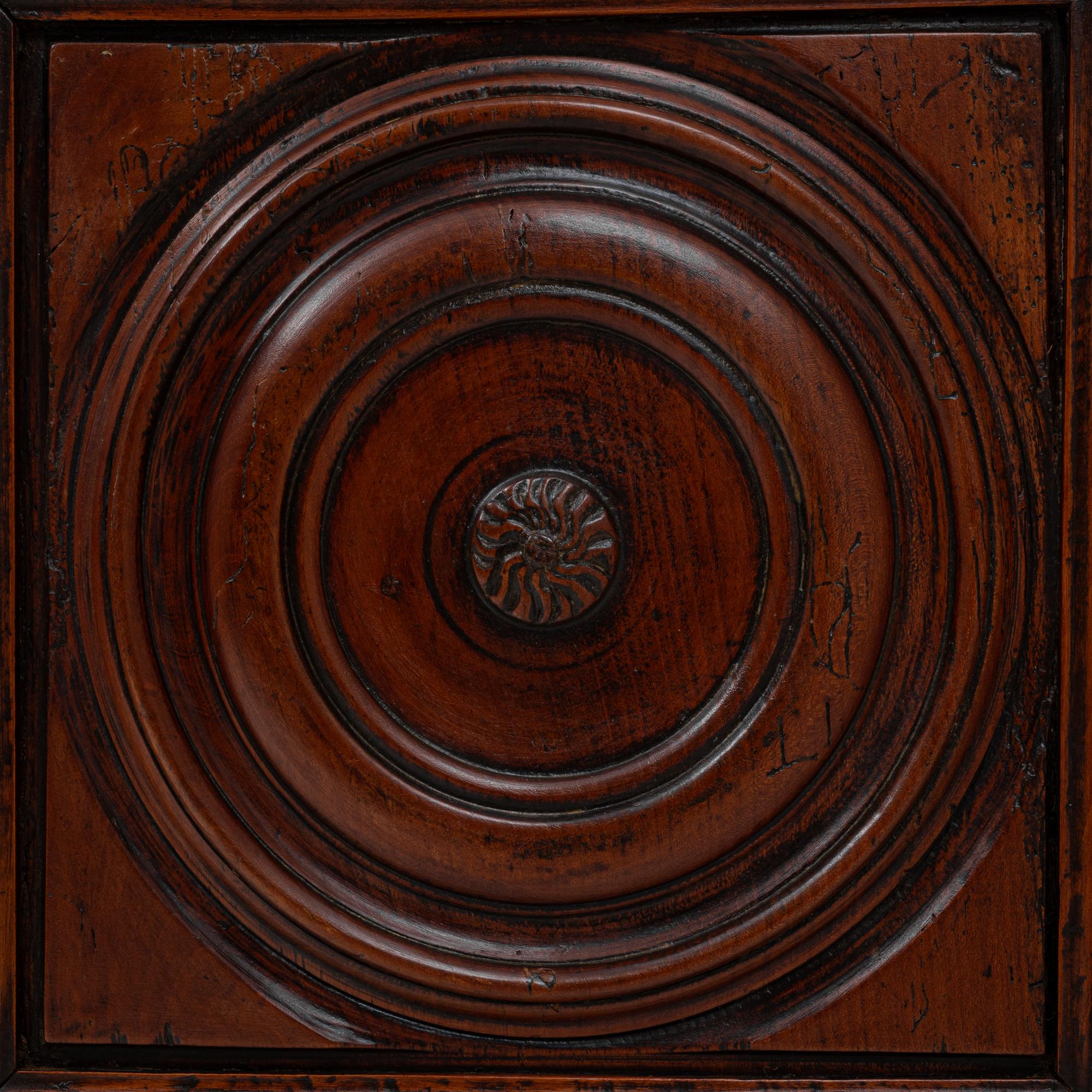 Buffet francese neo-basco del XIX secolo in legno con patina originale in vendita 7