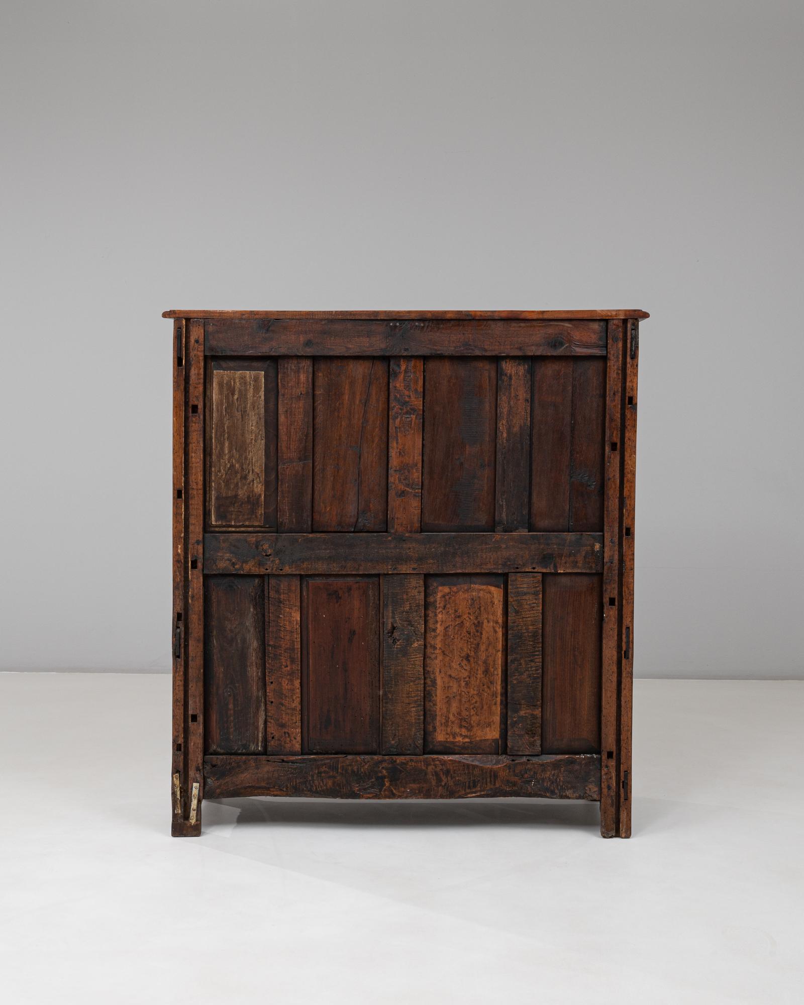 Buffet francese neo-basco del XIX secolo in legno con patina originale in vendita 9