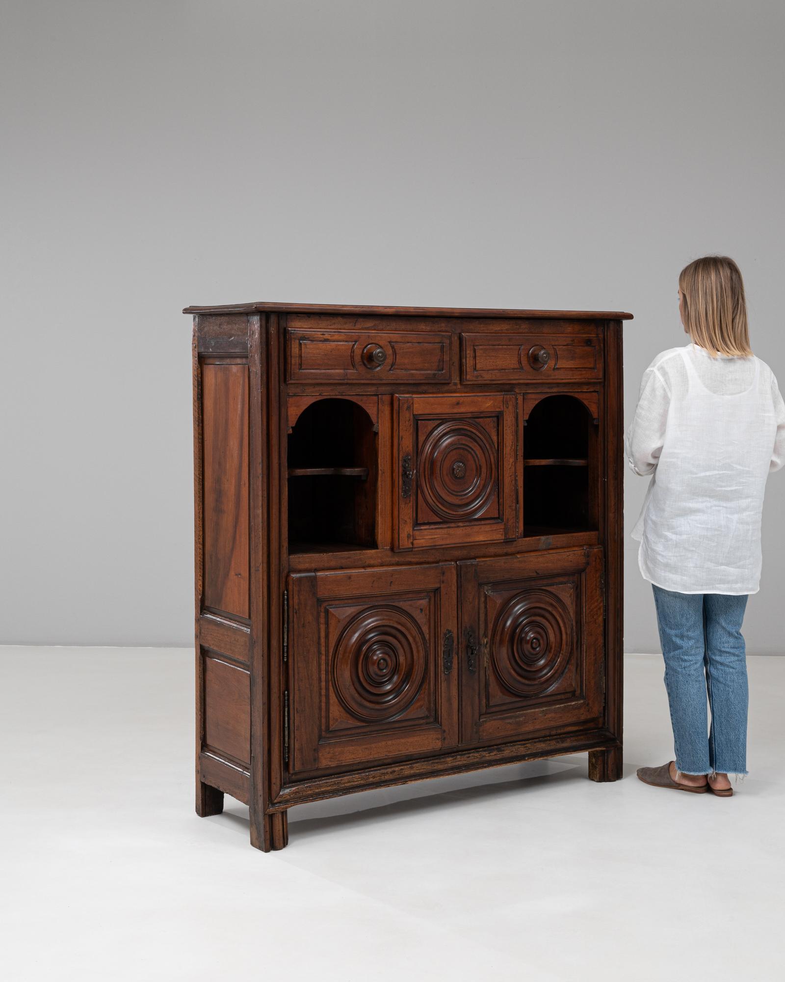 Buffet francese neo-basco del XIX secolo in legno con patina originale in vendita 11