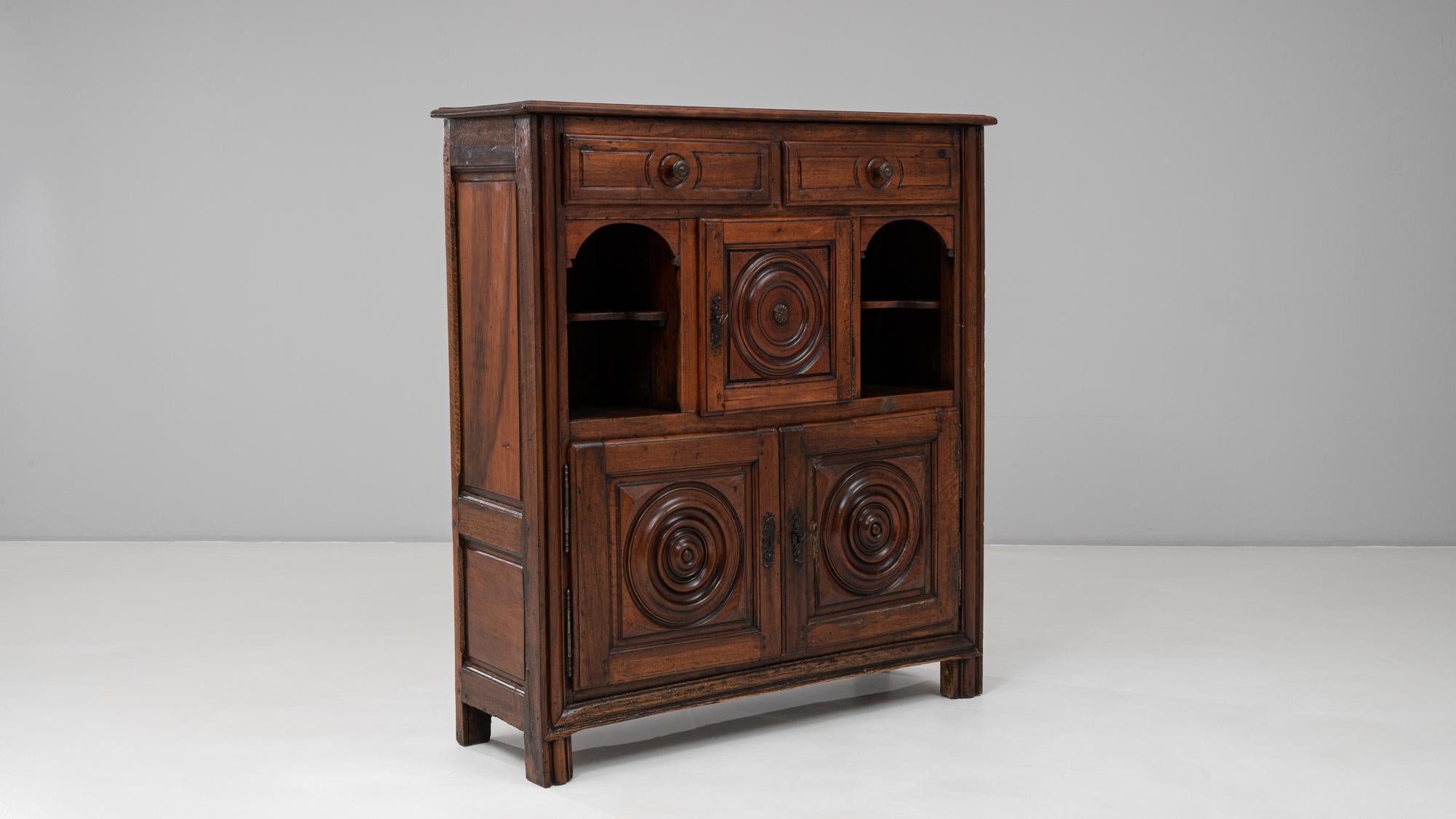 Buffet francese neo-basco del XIX secolo in legno con patina originale in vendita 2