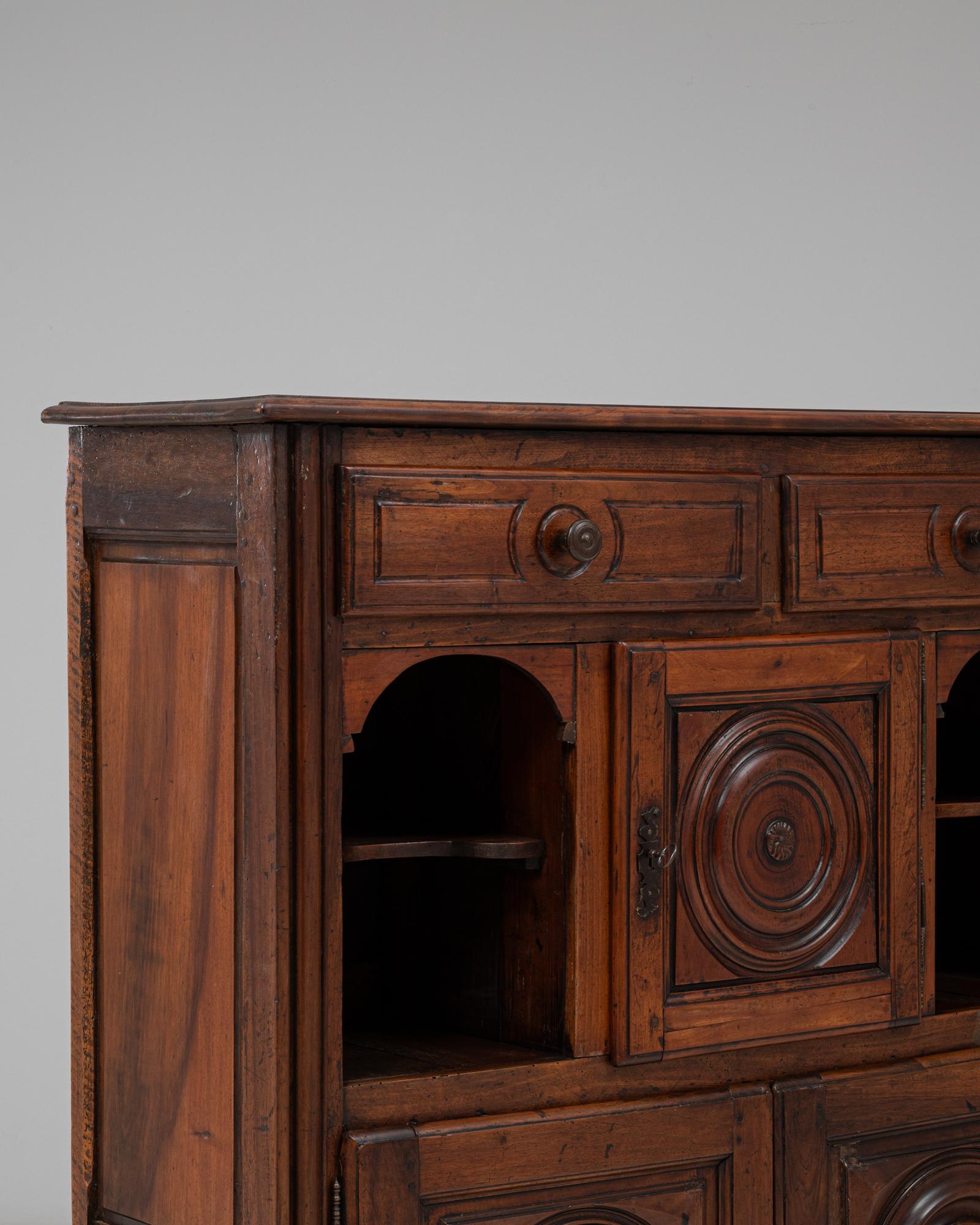 Buffet francese neo-basco del XIX secolo in legno con patina originale in vendita 3