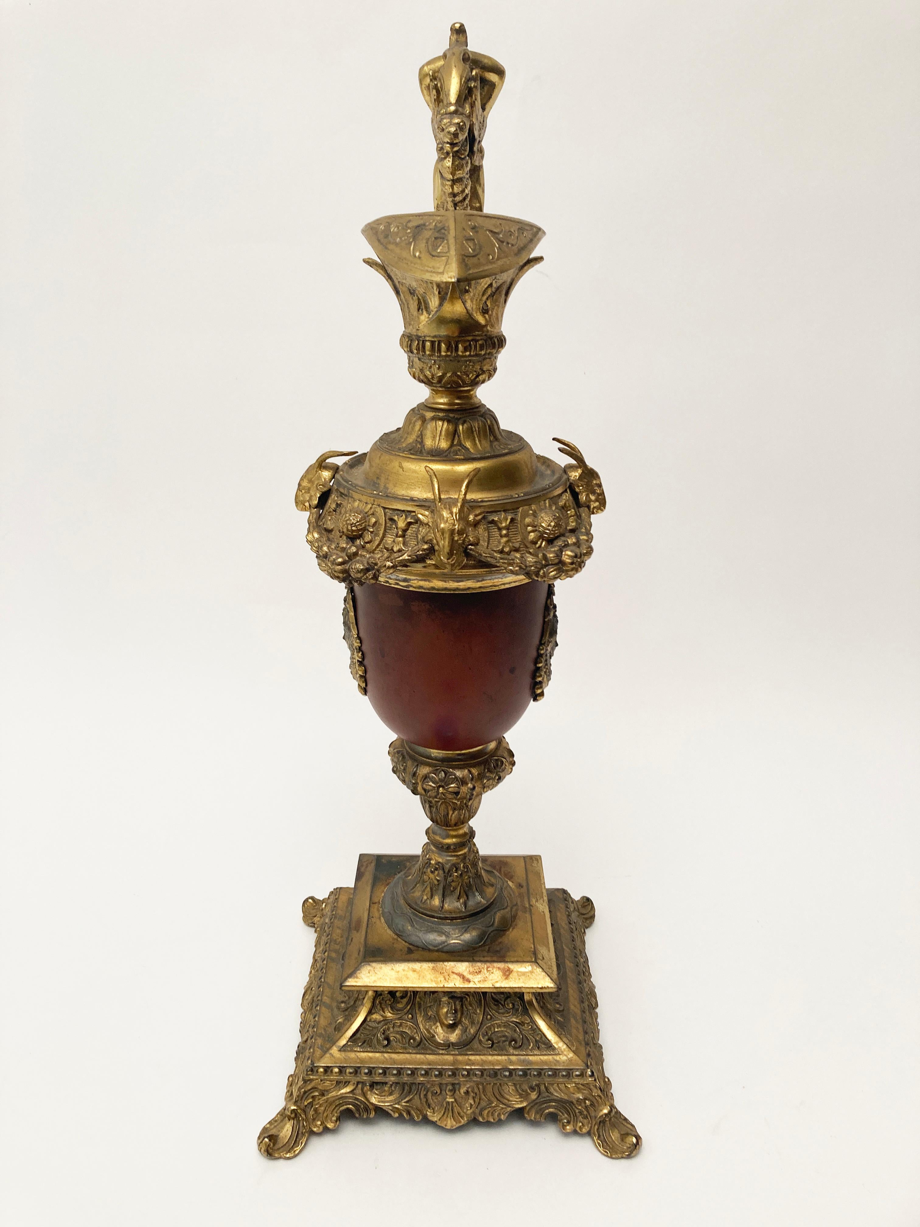 19. Jahrhundert Französisch Neo-Klassik Zinn, vergoldet, Bronze Cherub und Widderkopf Ewer im Angebot 9